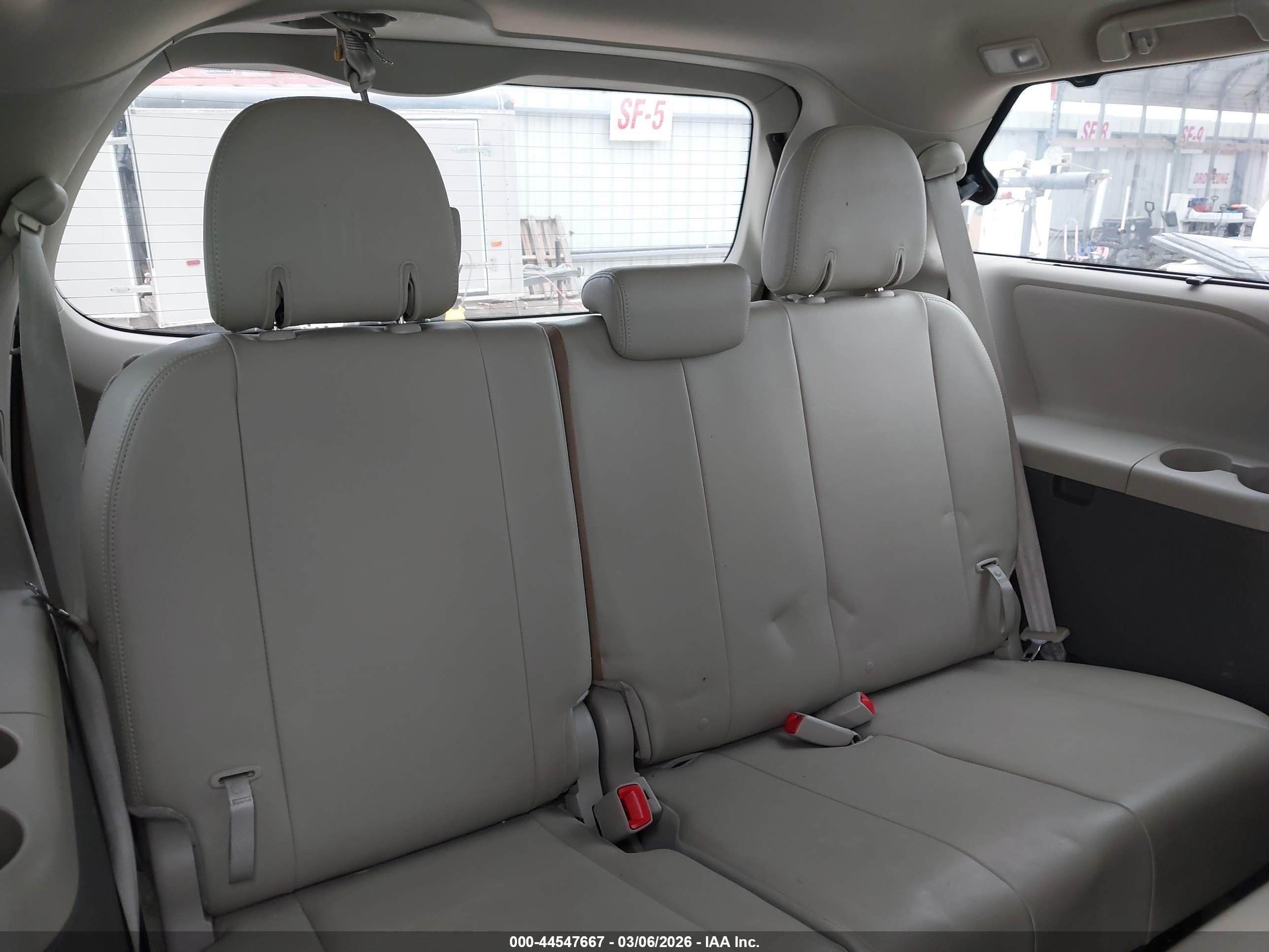 2014 Toyota Sienna Xle V6 8 Passenger Белый vin: 5TDYK3DC3ES502461