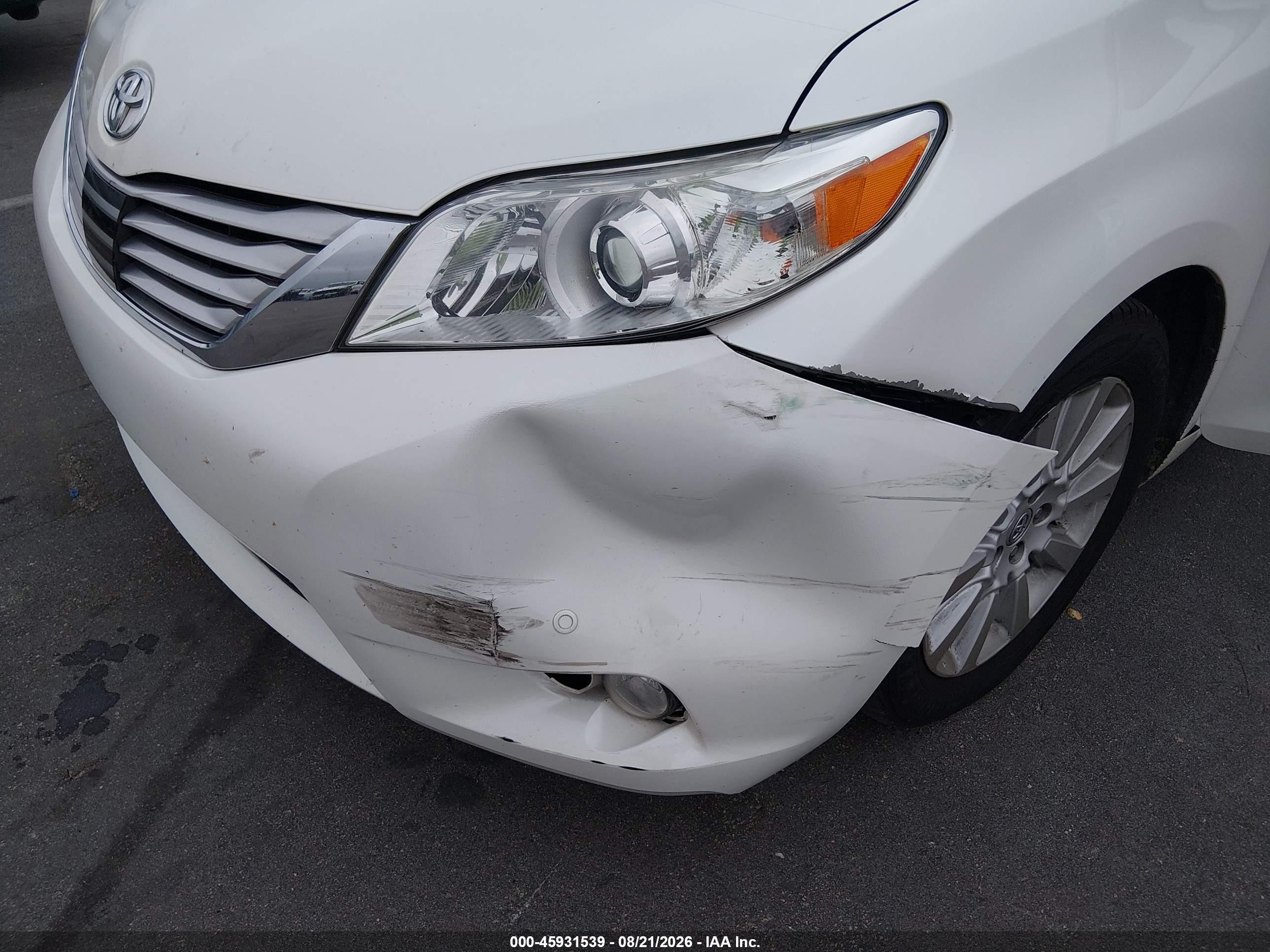 2014 Toyota Sienna Limited V6 7 Passenger White vin: 5TDYK3DC3ES508907