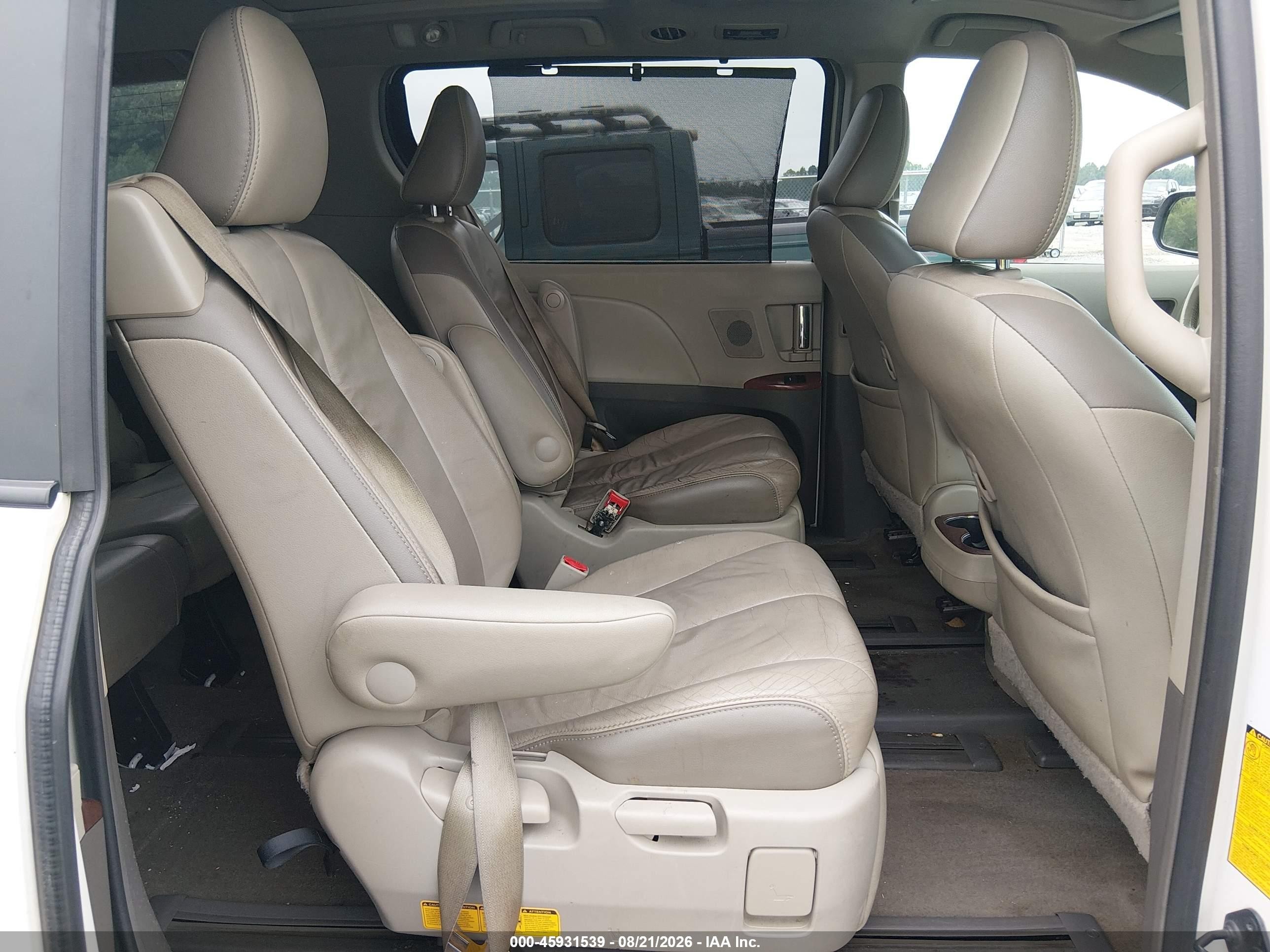 2014 Toyota Sienna Limited V6 7 Passenger White vin: 5TDYK3DC3ES508907