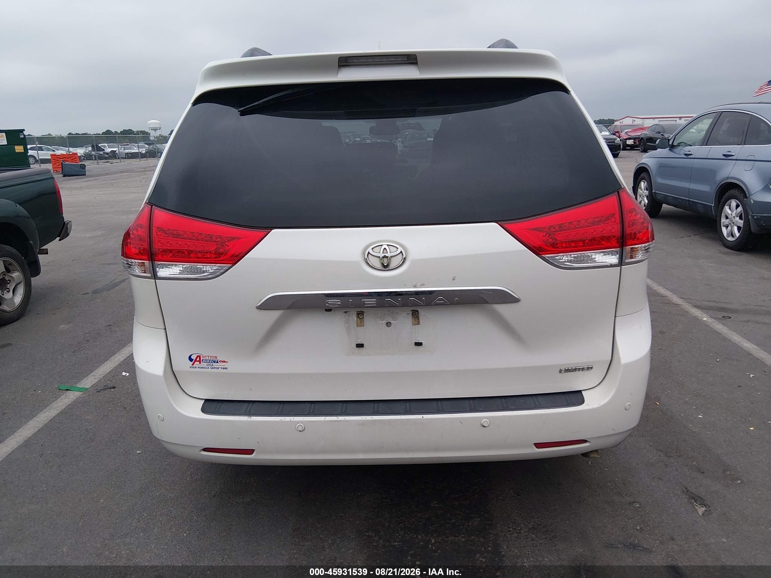 2014 Toyota Sienna Limited V6 7 Passenger White vin: 5TDYK3DC3ES508907