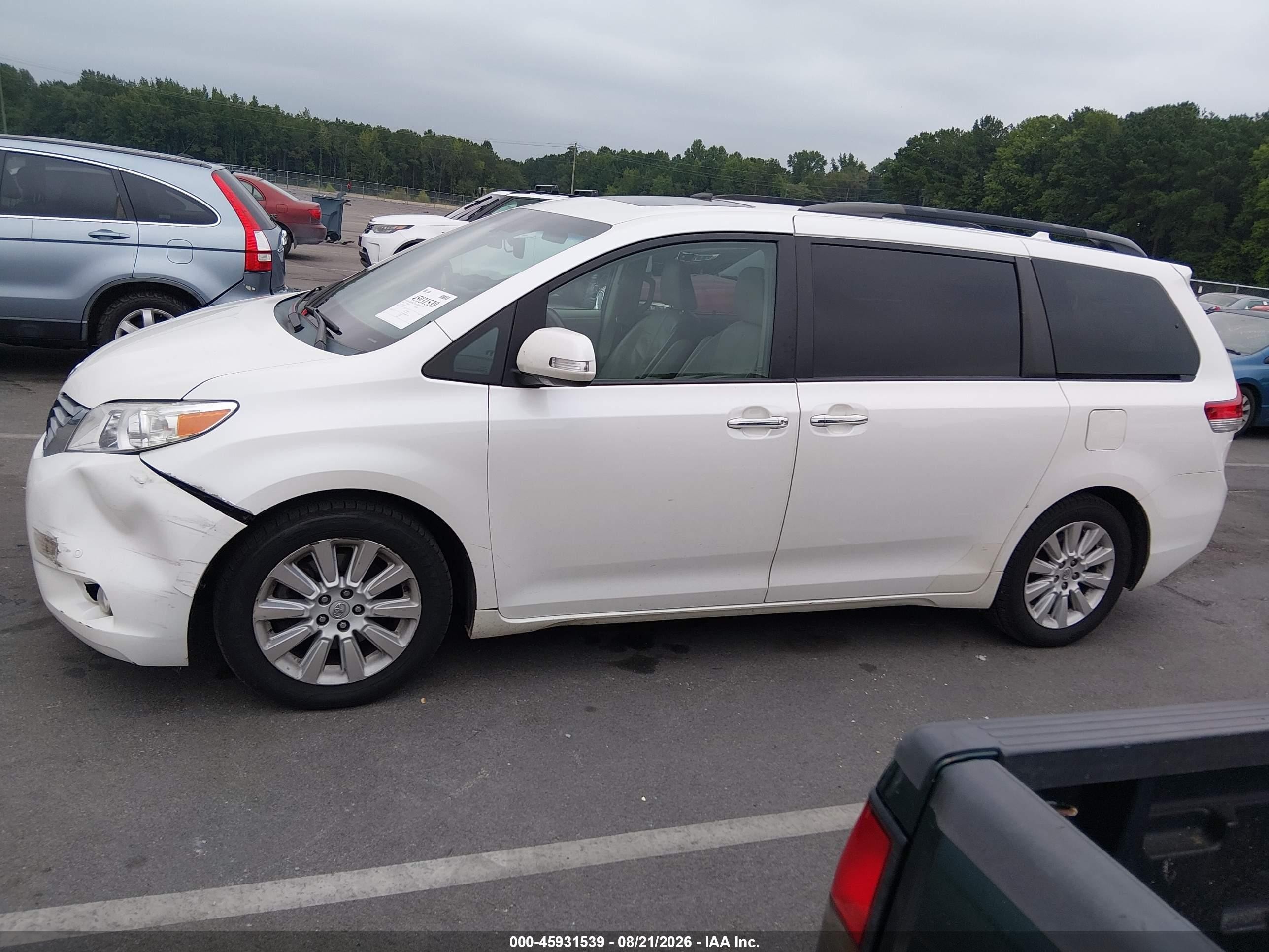 2014 Toyota Sienna Limited V6 7 Passenger White vin: 5TDYK3DC3ES508907