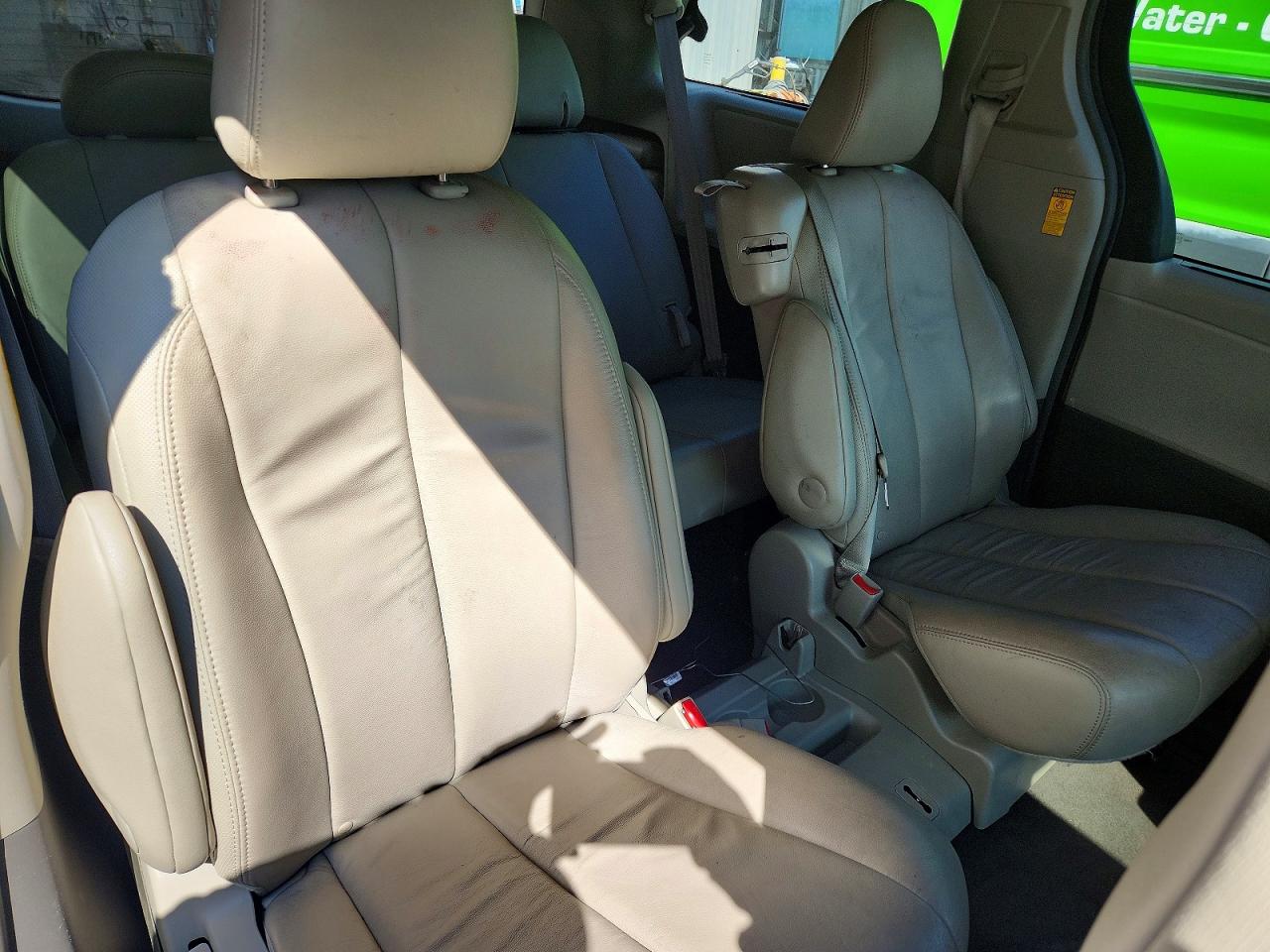2014 Toyota Sienna Xle 8-passenger Бежевый vin: 5TDYK3DC3ES517705