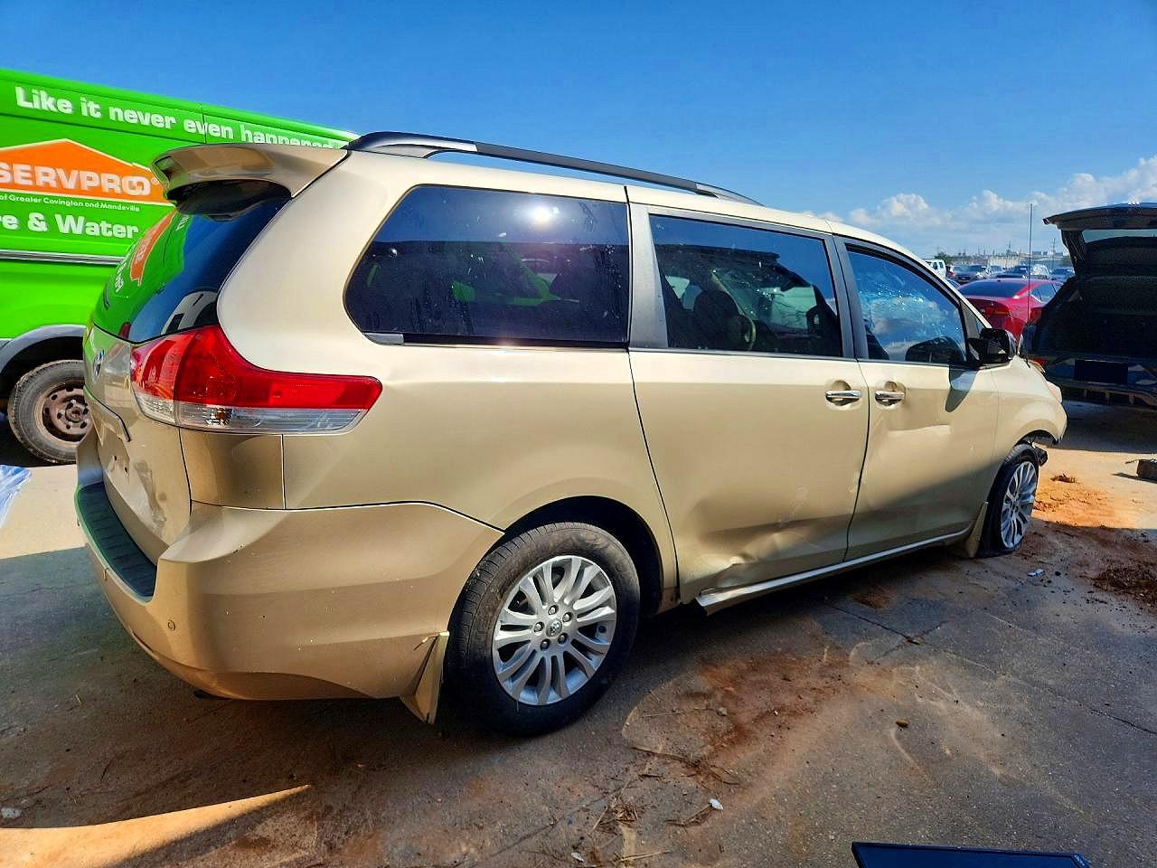 2014 Toyota Sienna Xle 8-passenger Бежевый vin: 5TDYK3DC3ES517705