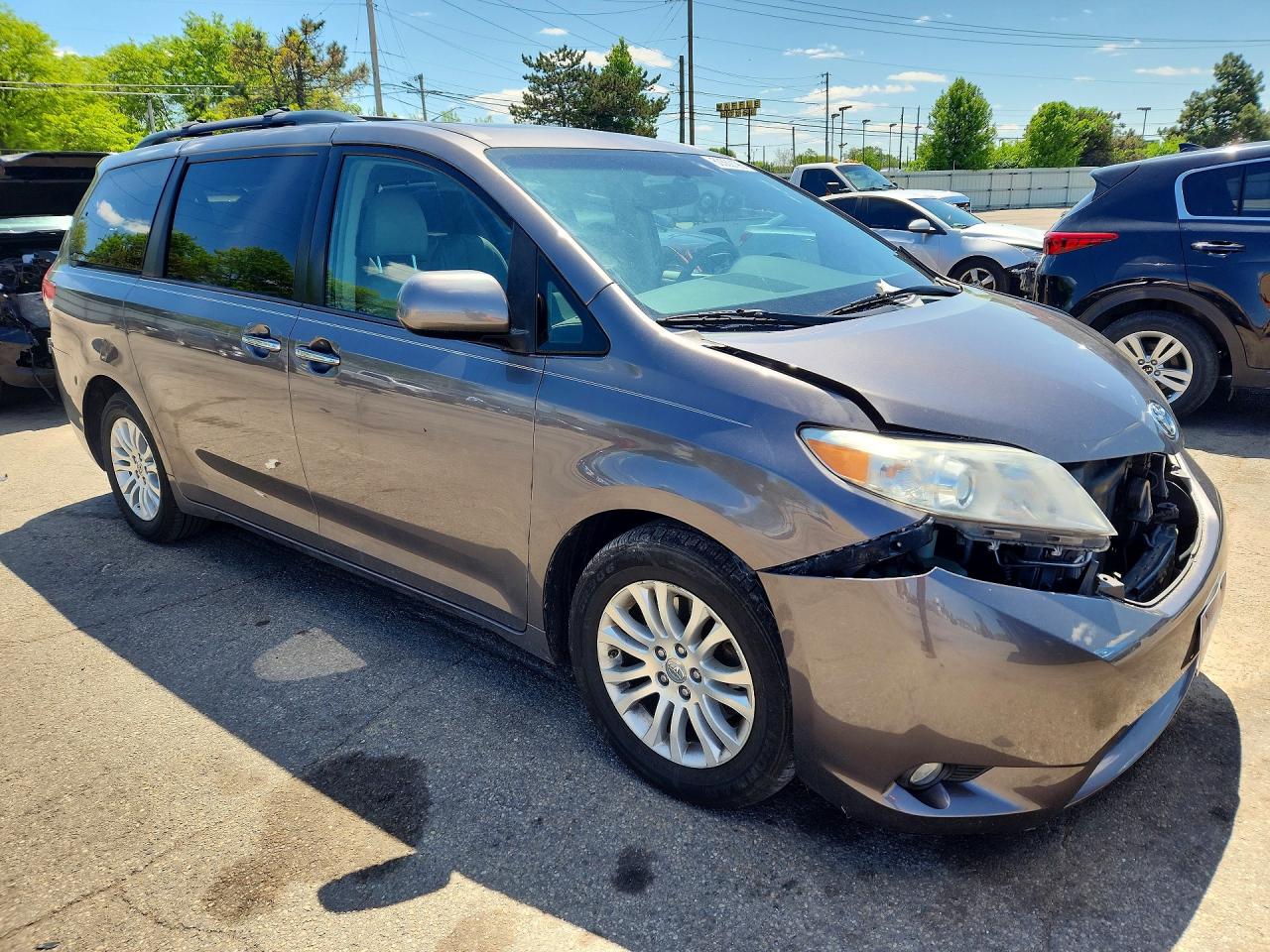 2014 Toyota Sienna Xle 8-passenger Gray vin: 5TDYK3DC3ES521589