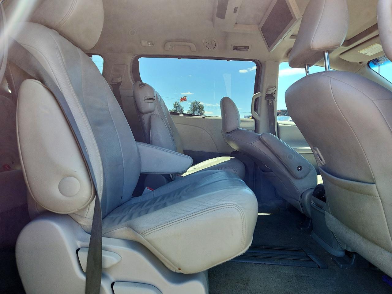 2014 Toyota Sienna Xle 8-passenger Gray vin: 5TDYK3DC3ES521589