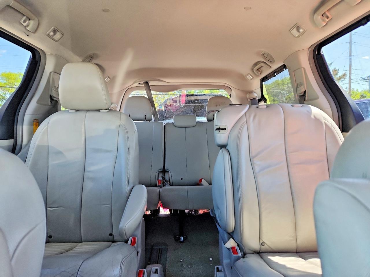 2014 Toyota Sienna Xle 8-passenger Gray vin: 5TDYK3DC3ES521589