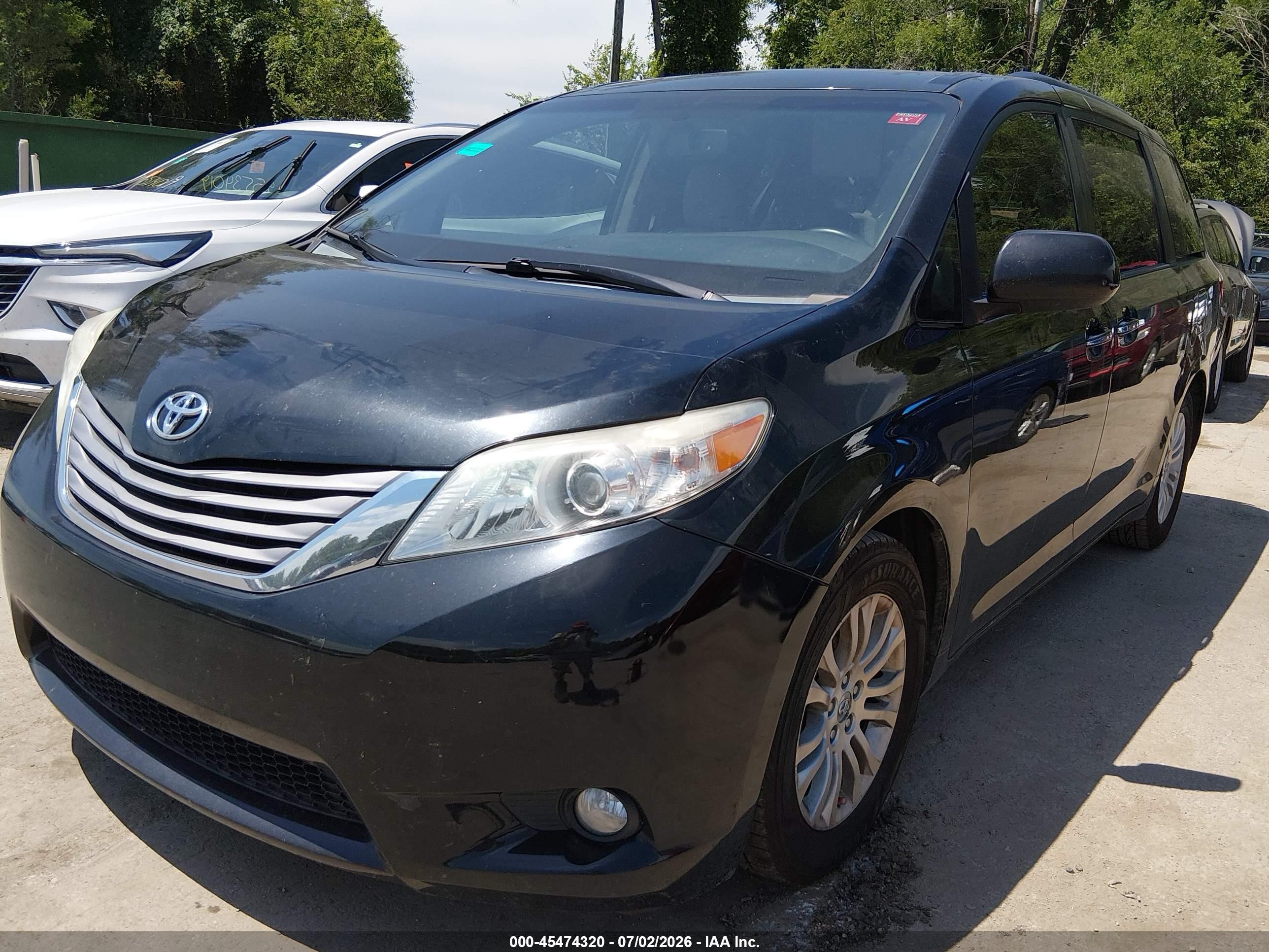 2015 Toyota Sienna Xle 8 Passenger Black vin: 5TDYK3DC3FS538264