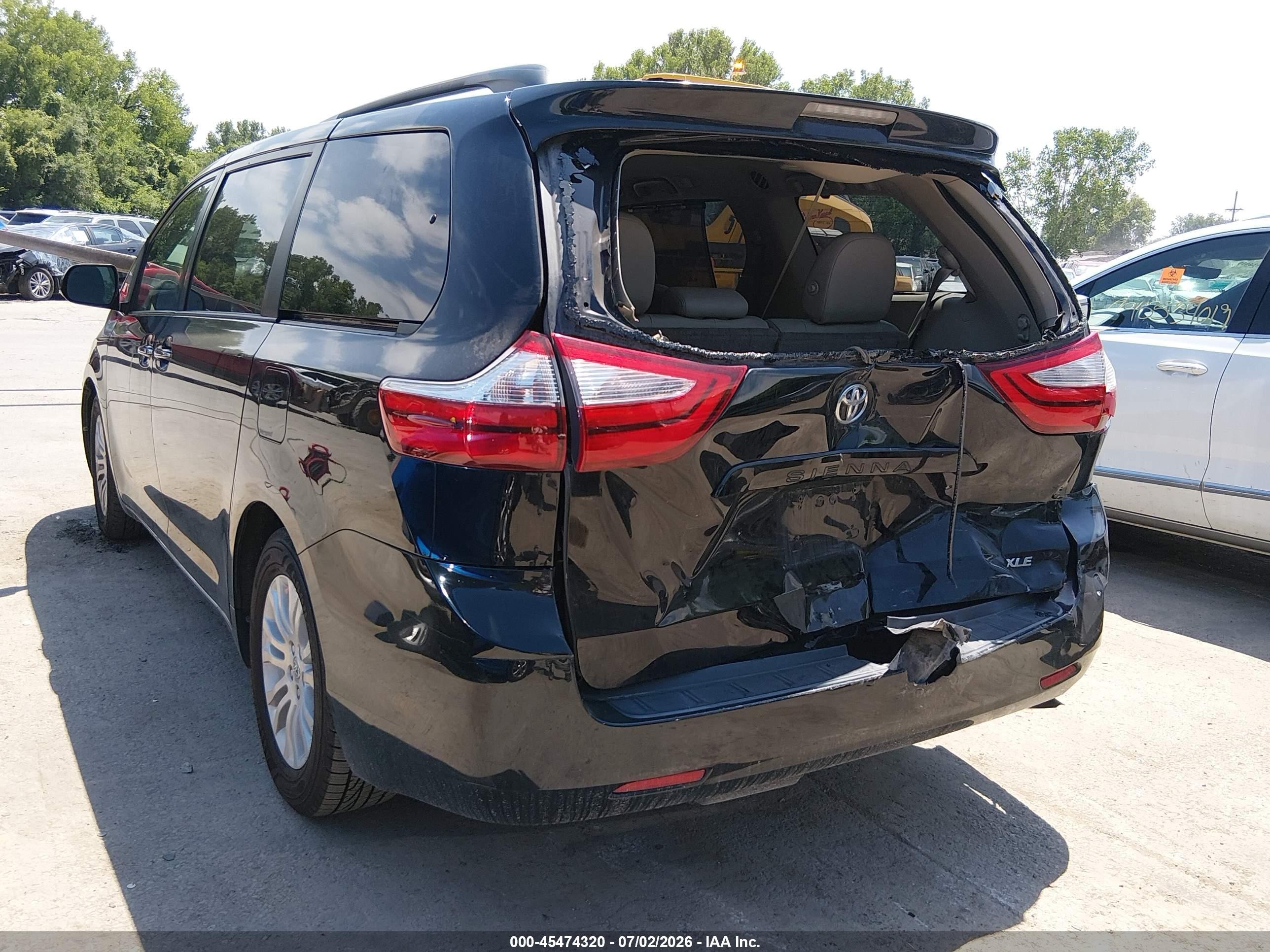 2015 Toyota Sienna Xle 8 Passenger Black vin: 5TDYK3DC3FS538264
