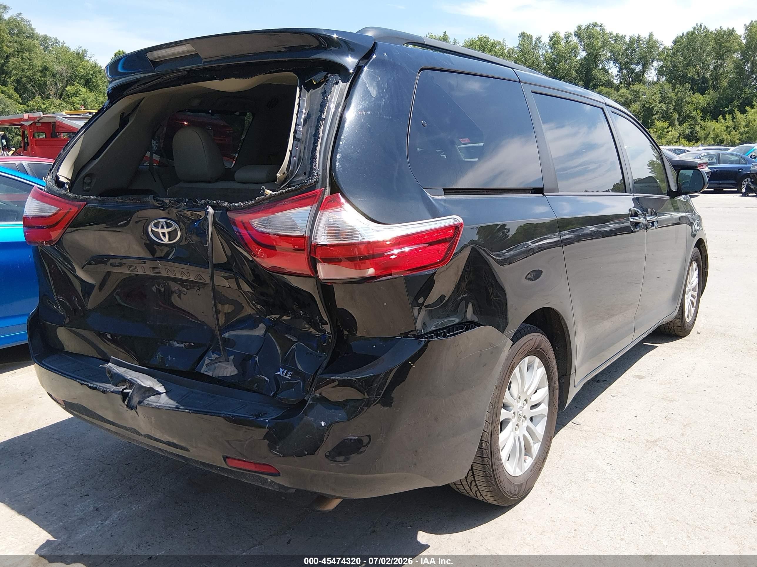 2015 Toyota Sienna Xle 8 Passenger Black vin: 5TDYK3DC3FS538264