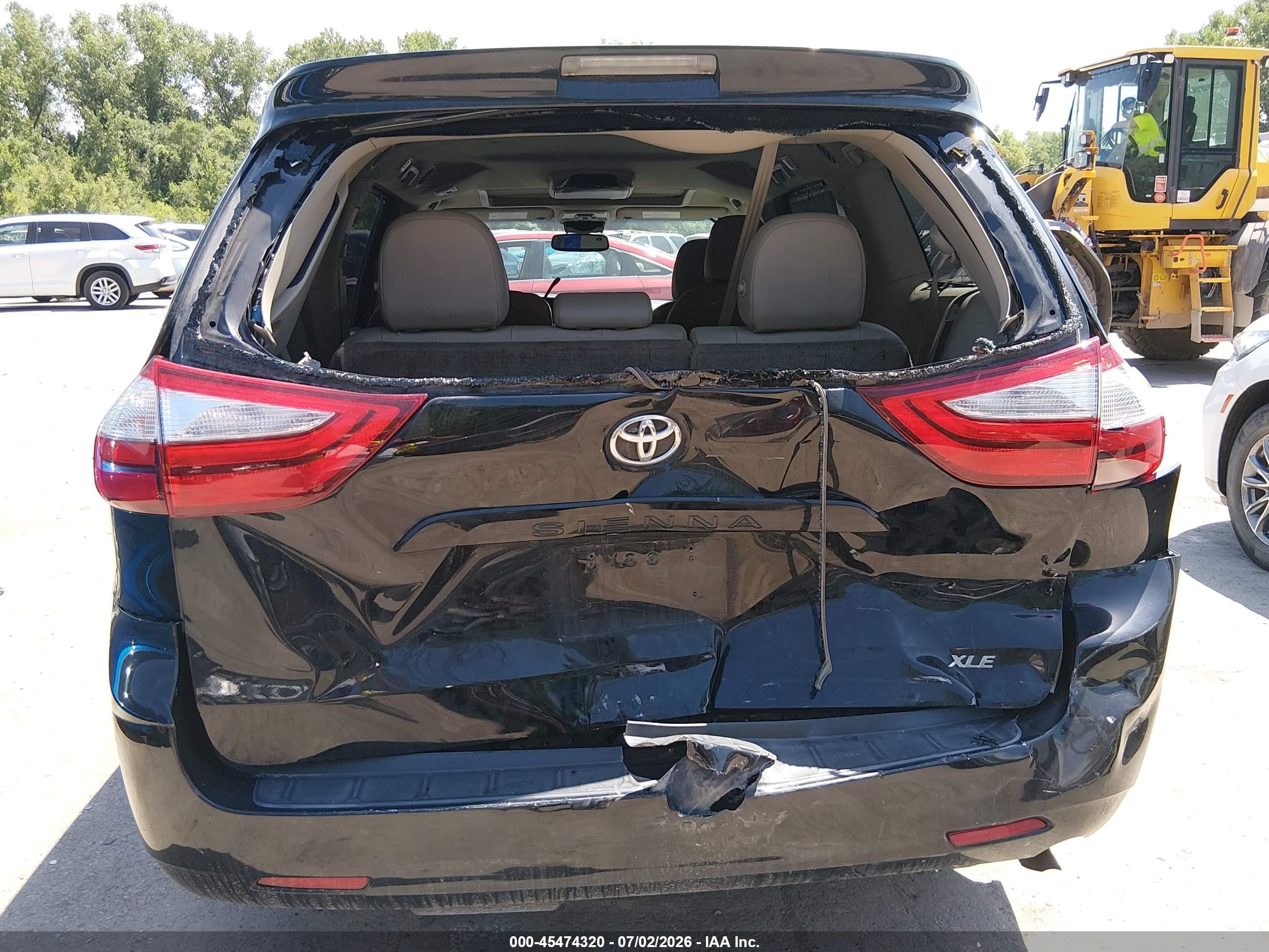 2015 Toyota Sienna Xle 8 Passenger Black vin: 5TDYK3DC3FS538264