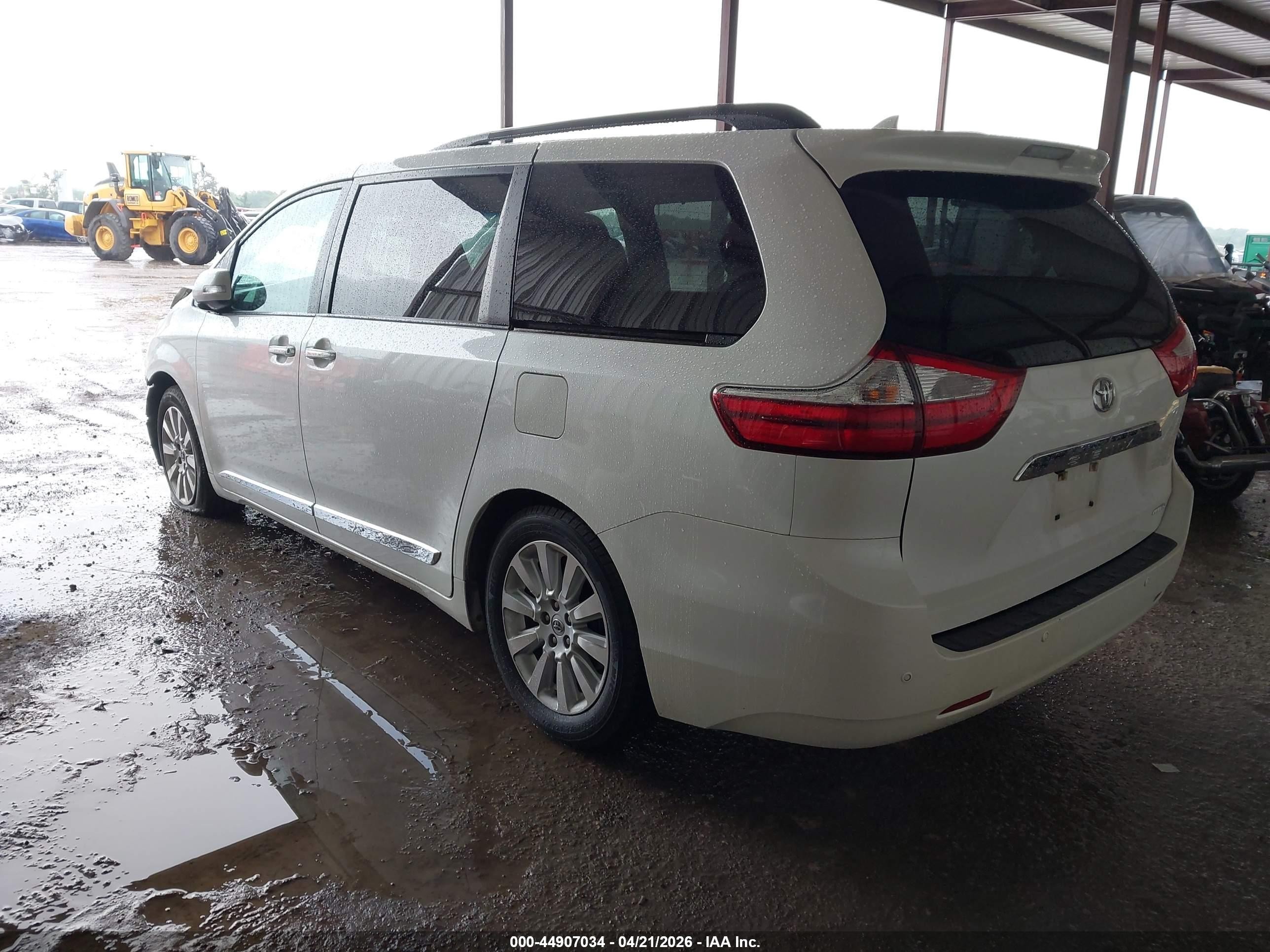 2015 Toyota Sienna Limited Premium 7 Passenger White vin: 5TDYK3DC3FS543383