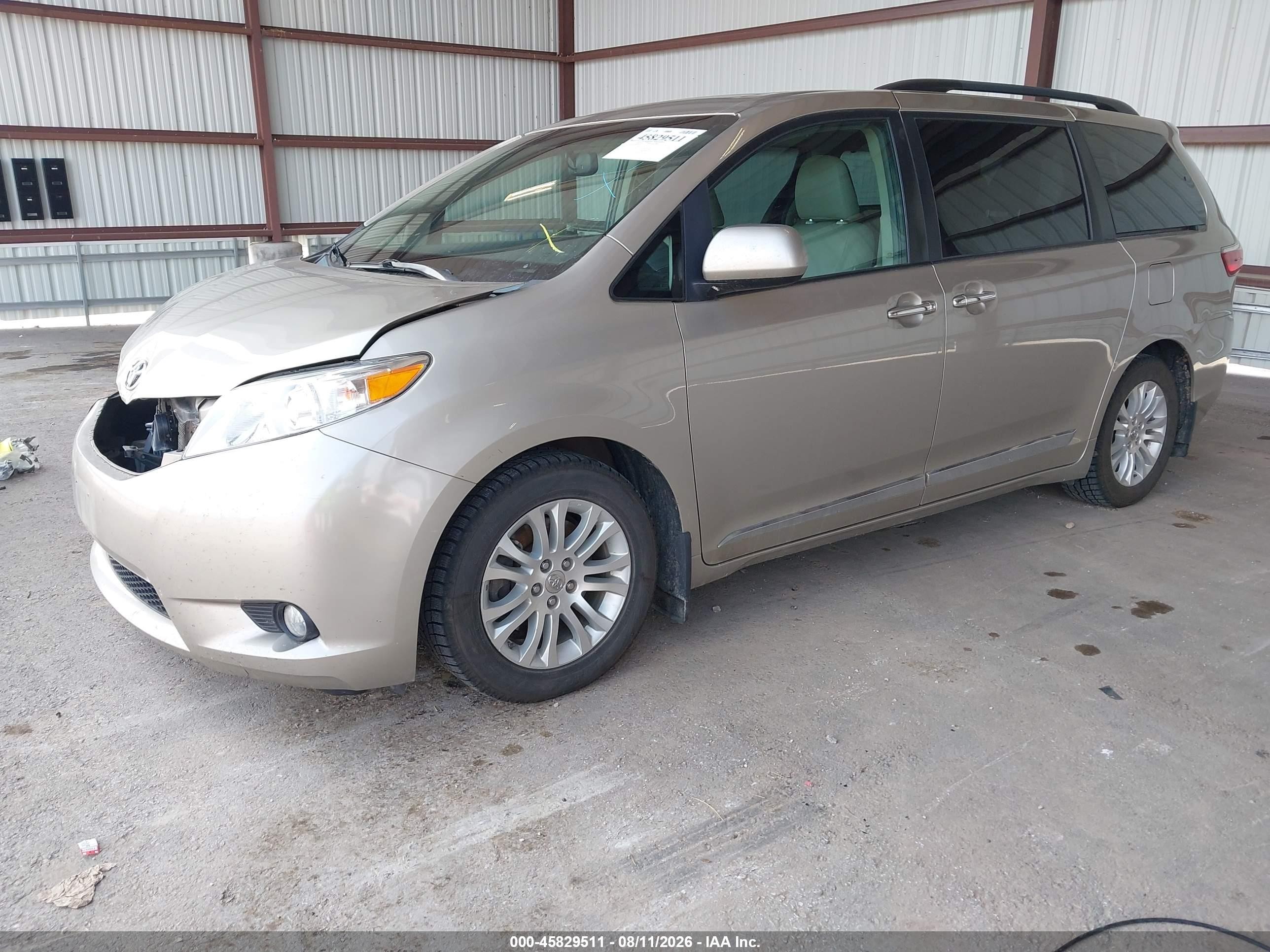 2015 Toyota Sienna Xle 8 Passenger Brown vin: 5TDYK3DC3FS550270