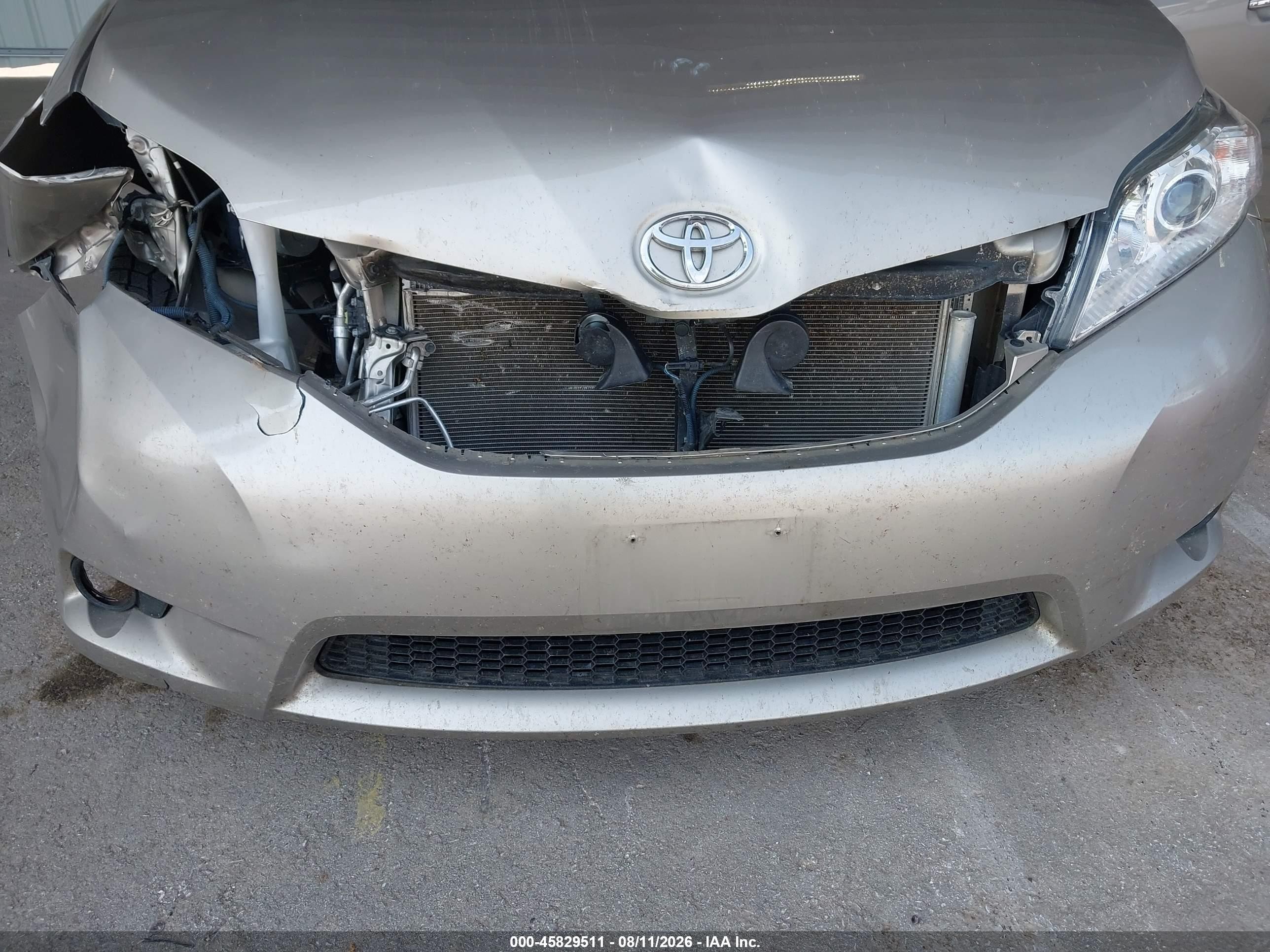 2015 Toyota Sienna Xle 8 Passenger Brown vin: 5TDYK3DC3FS550270