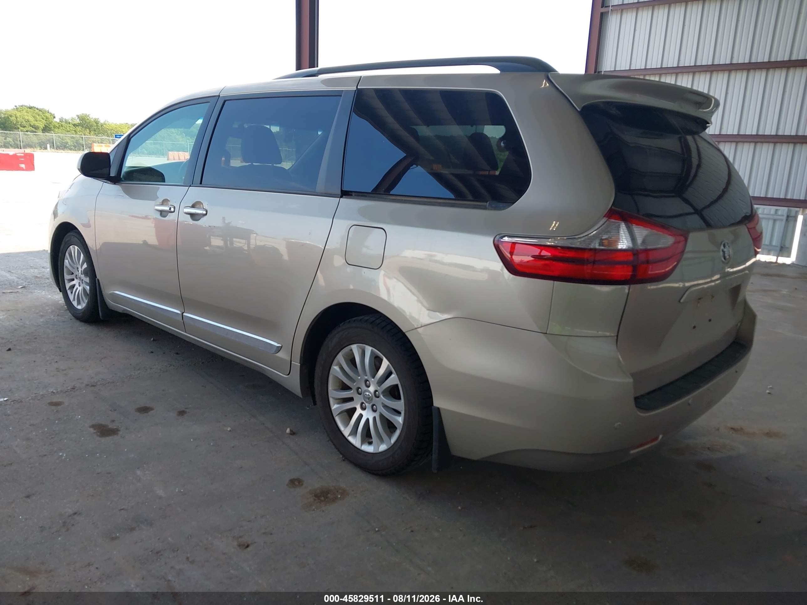 2015 Toyota Sienna Xle 8 Passenger Brown vin: 5TDYK3DC3FS550270