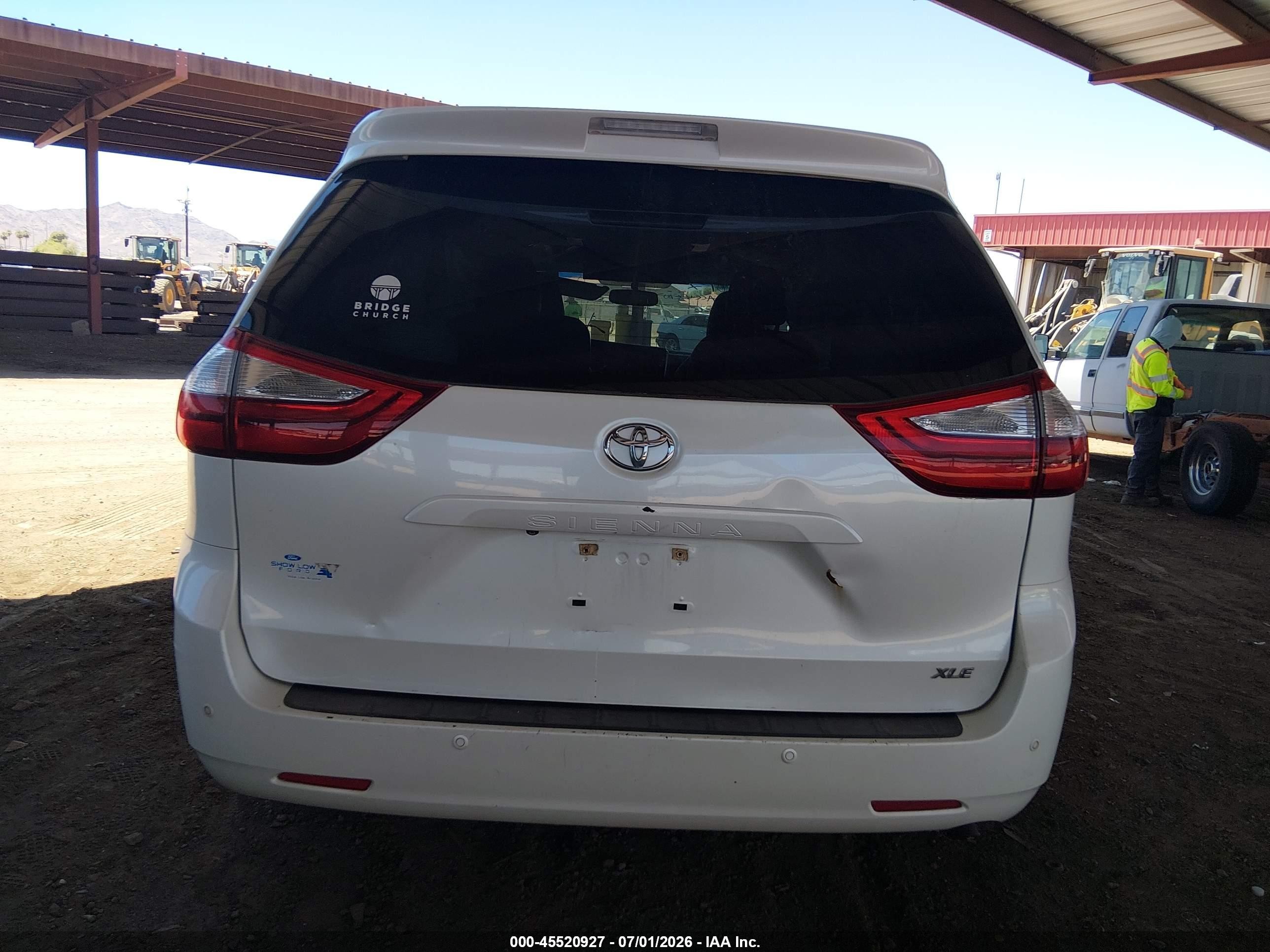 2015 Toyota Sienna Xle Premium 8 Passenger White vin: 5TDYK3DC3FS551032