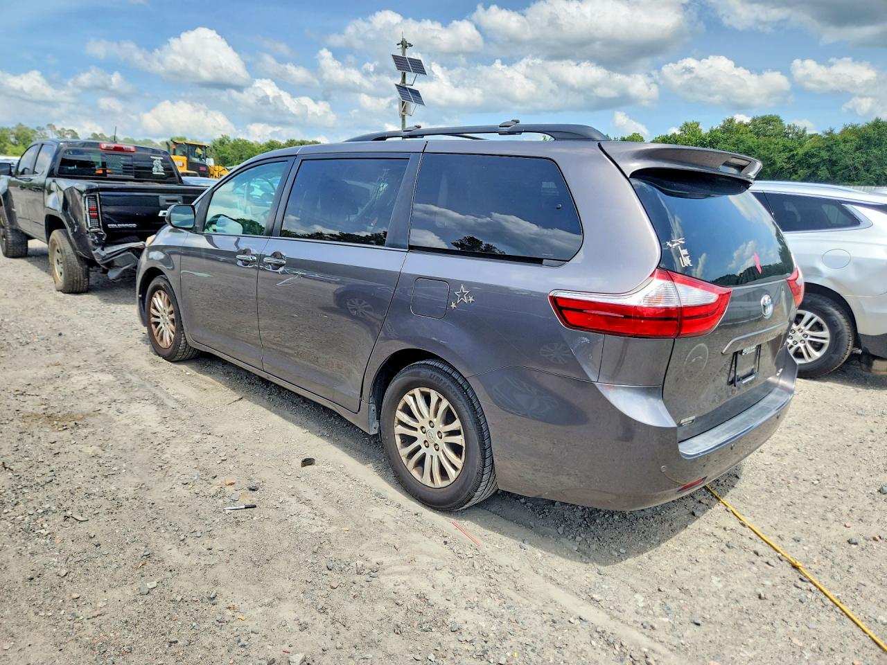 2015 Toyota Sienna Xle Premium 8-passenger Gray vin: 5TDYK3DC3FS556277