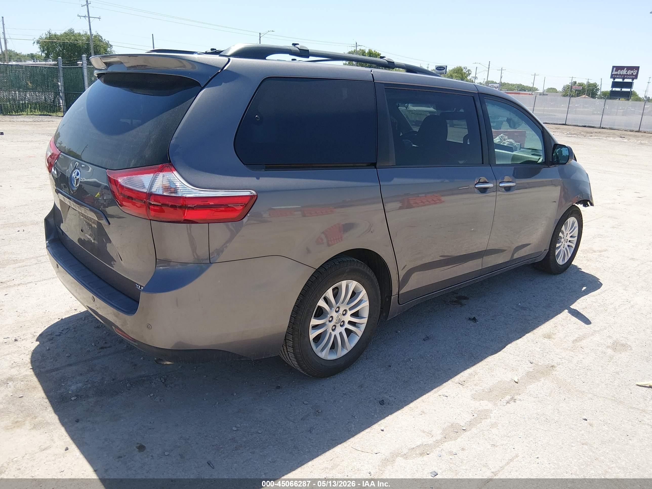 2015 Toyota Sienna Xle 8 Passenger Gray vin: 5TDYK3DC3FS558398