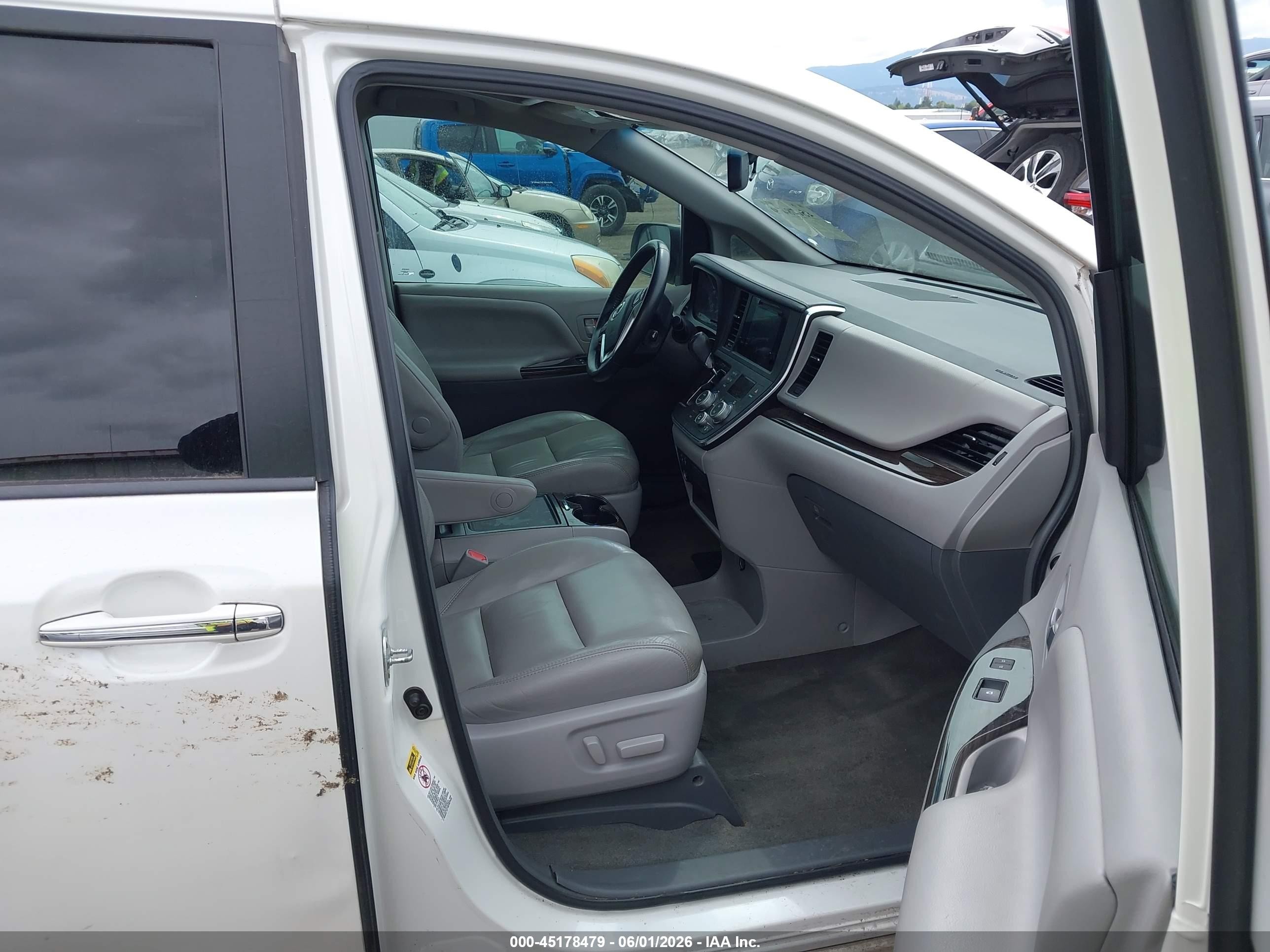 2015 Toyota Sienna Xle 8 Passenger White vin: 5TDYK3DC3FS576674