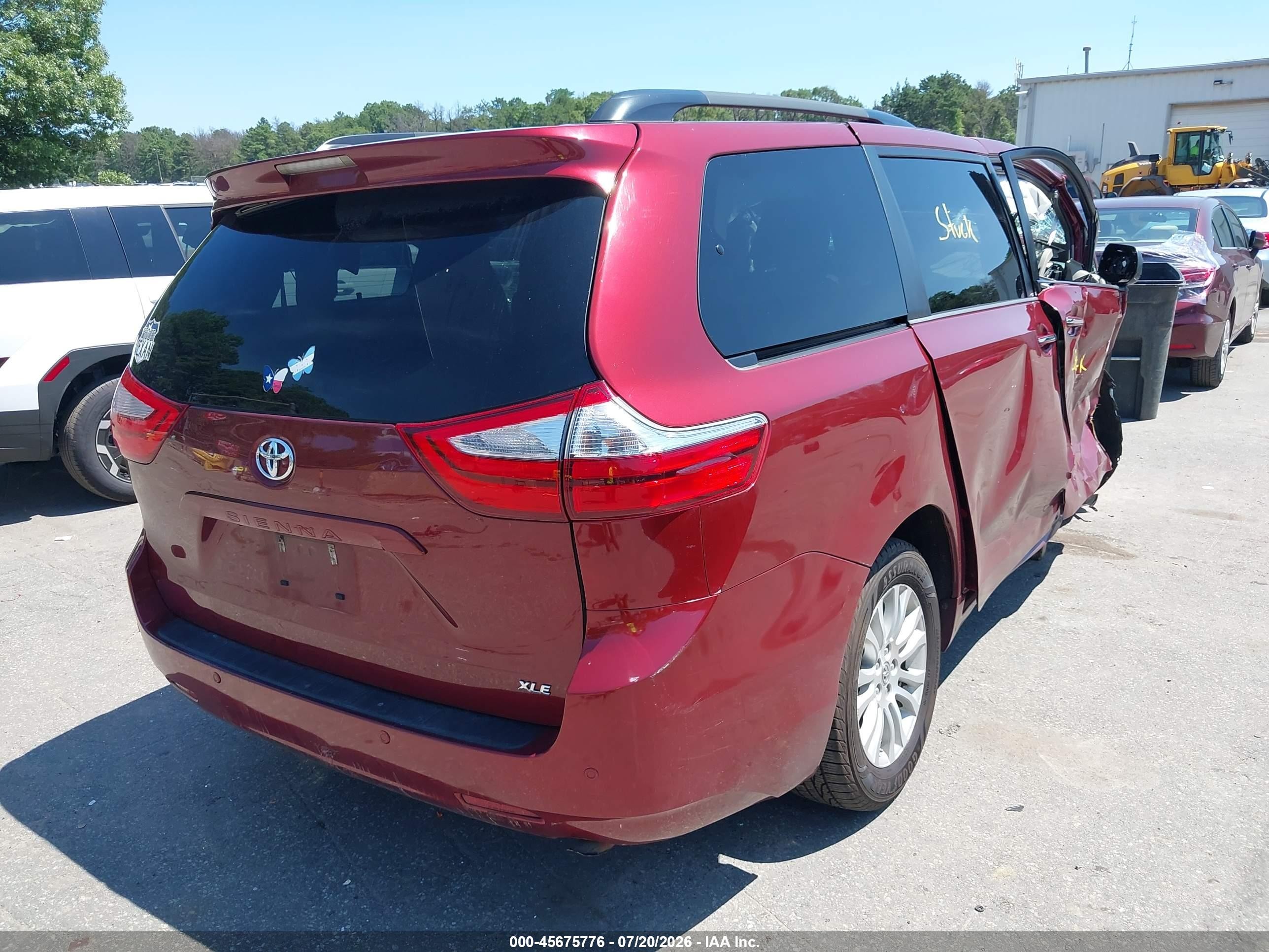 2015 Toyota Sienna Xle 8 Passenger Burgundy vin: 5TDYK3DC3FS588100