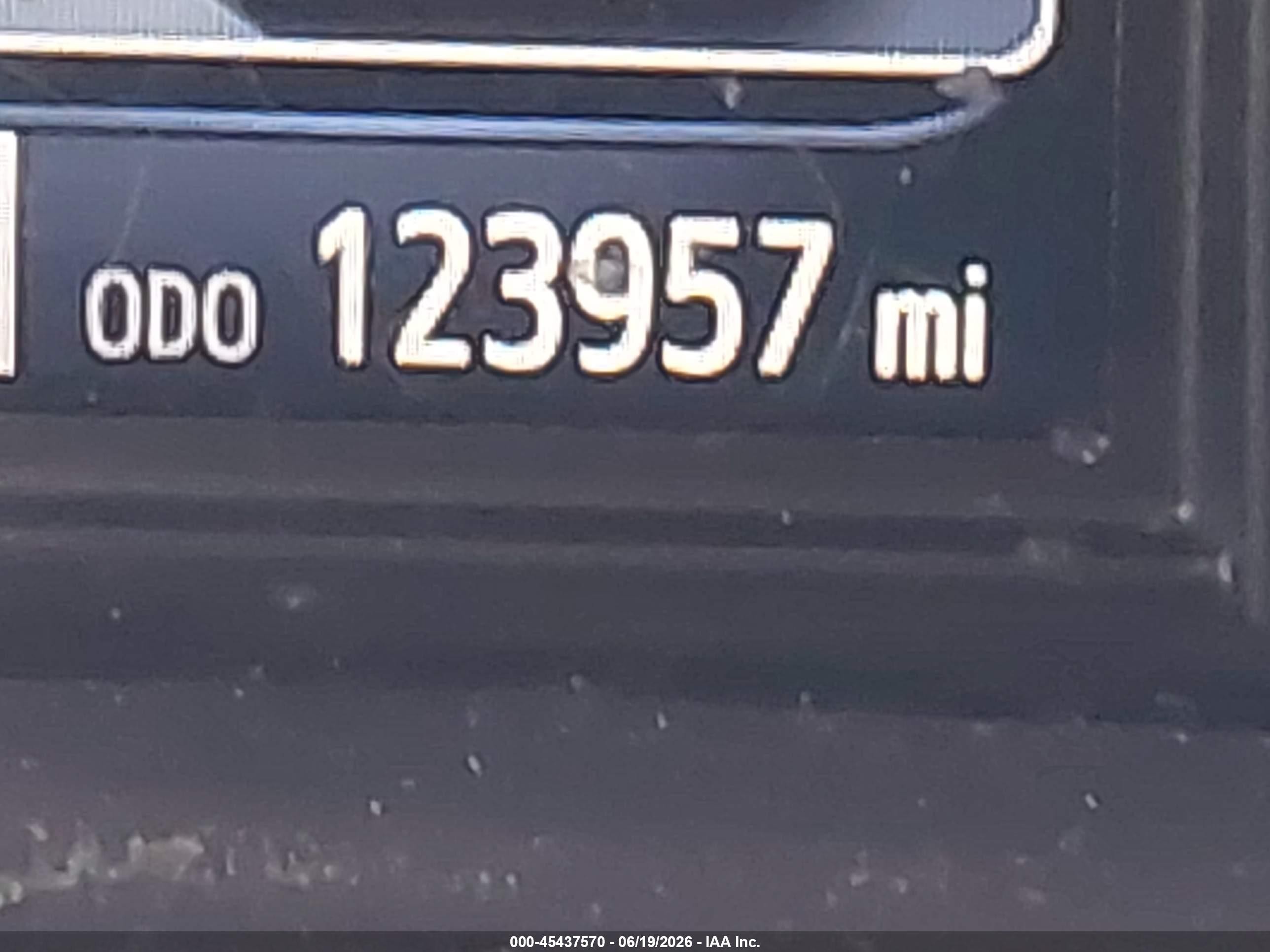 2015 Toyota Sienna Xle 8 Passenger Серебряный vin: 5TDYK3DC3FS593720