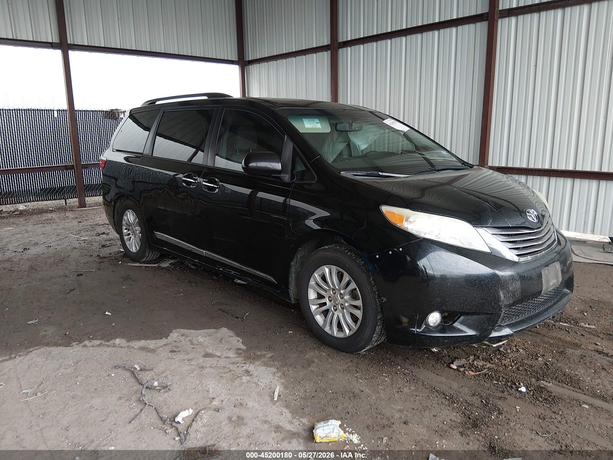 2015 Toyota Sienna Xle 8 Passenger Black vin: 5TDYK3DC3FS608815