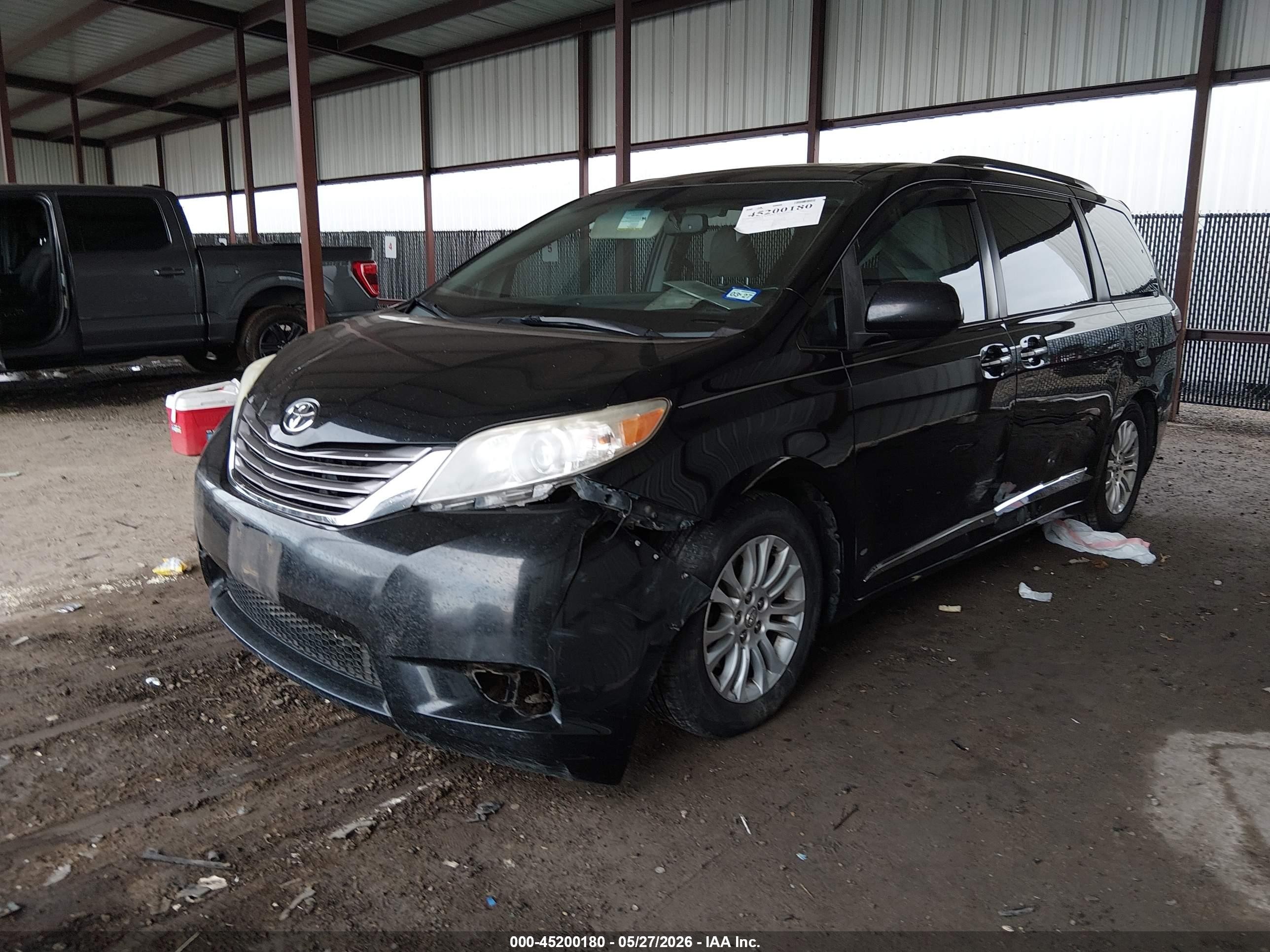 2015 Toyota Sienna Xle 8 Passenger Black vin: 5TDYK3DC3FS608815