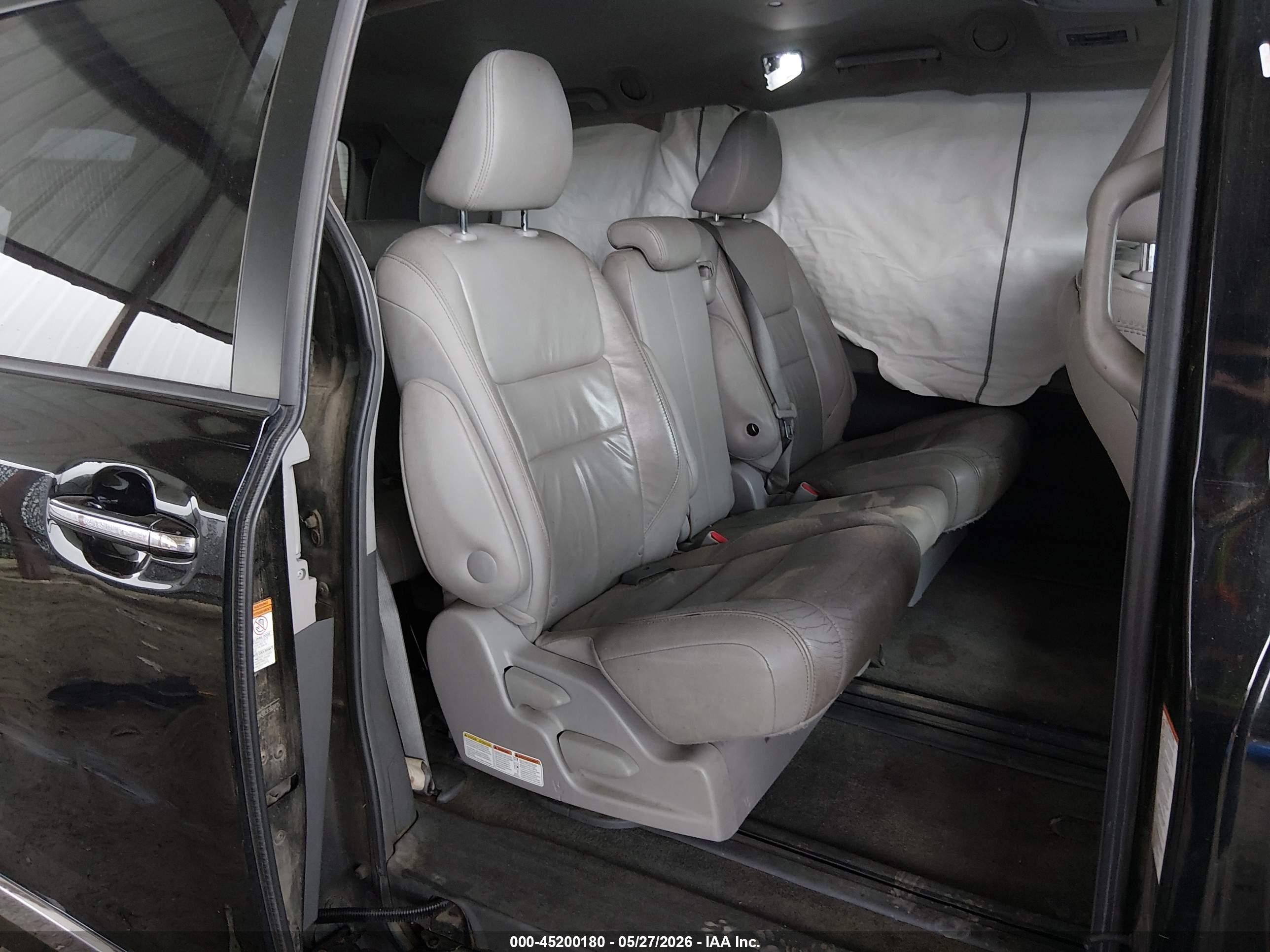 2015 Toyota Sienna Xle 8 Passenger Black vin: 5TDYK3DC3FS608815