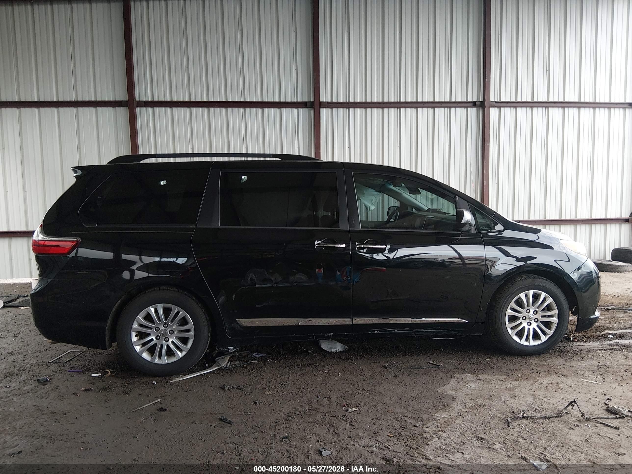 2015 Toyota Sienna Xle 8 Passenger Black vin: 5TDYK3DC3FS608815