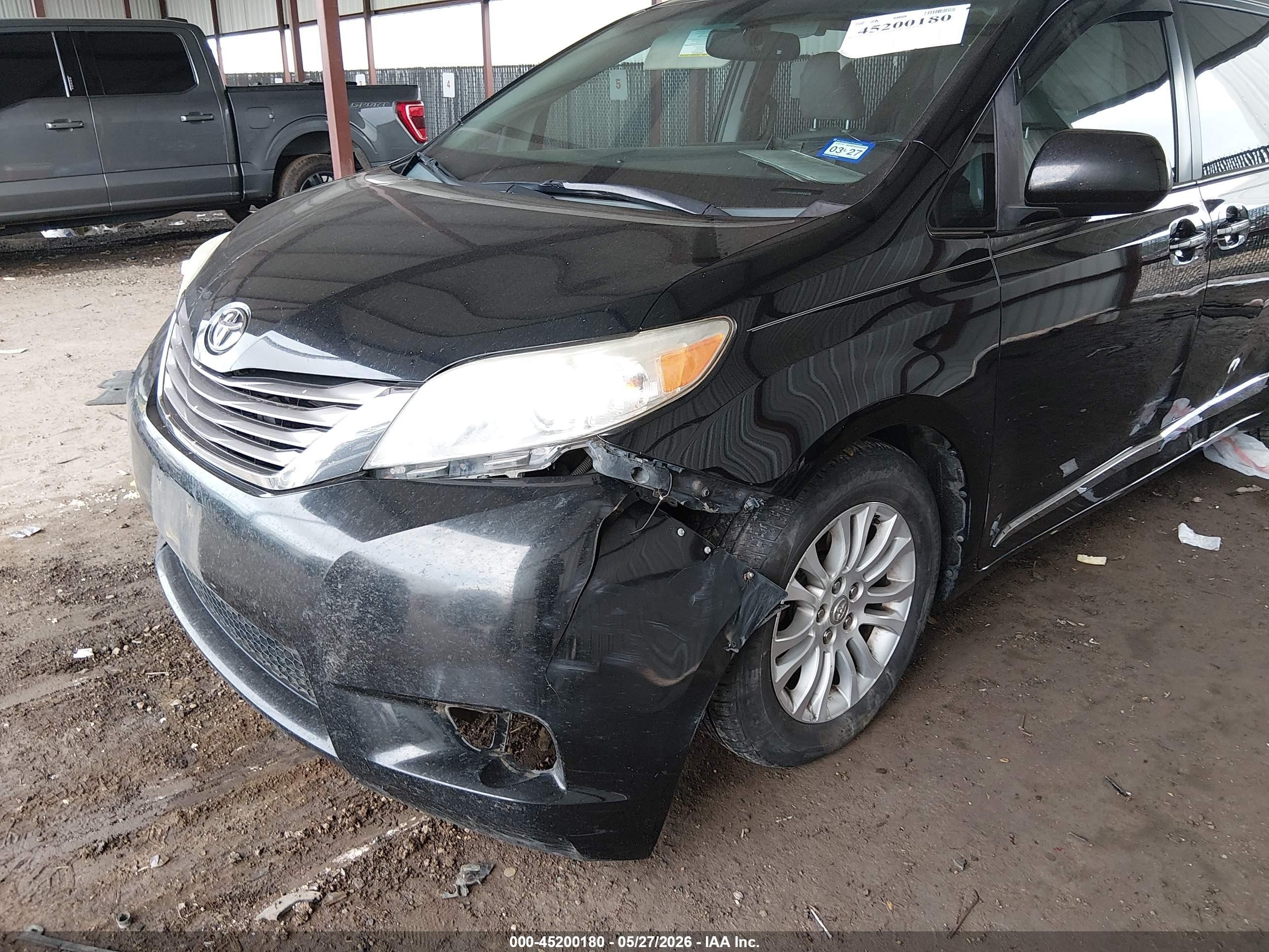 2015 Toyota Sienna Xle 8 Passenger Black vin: 5TDYK3DC3FS608815
