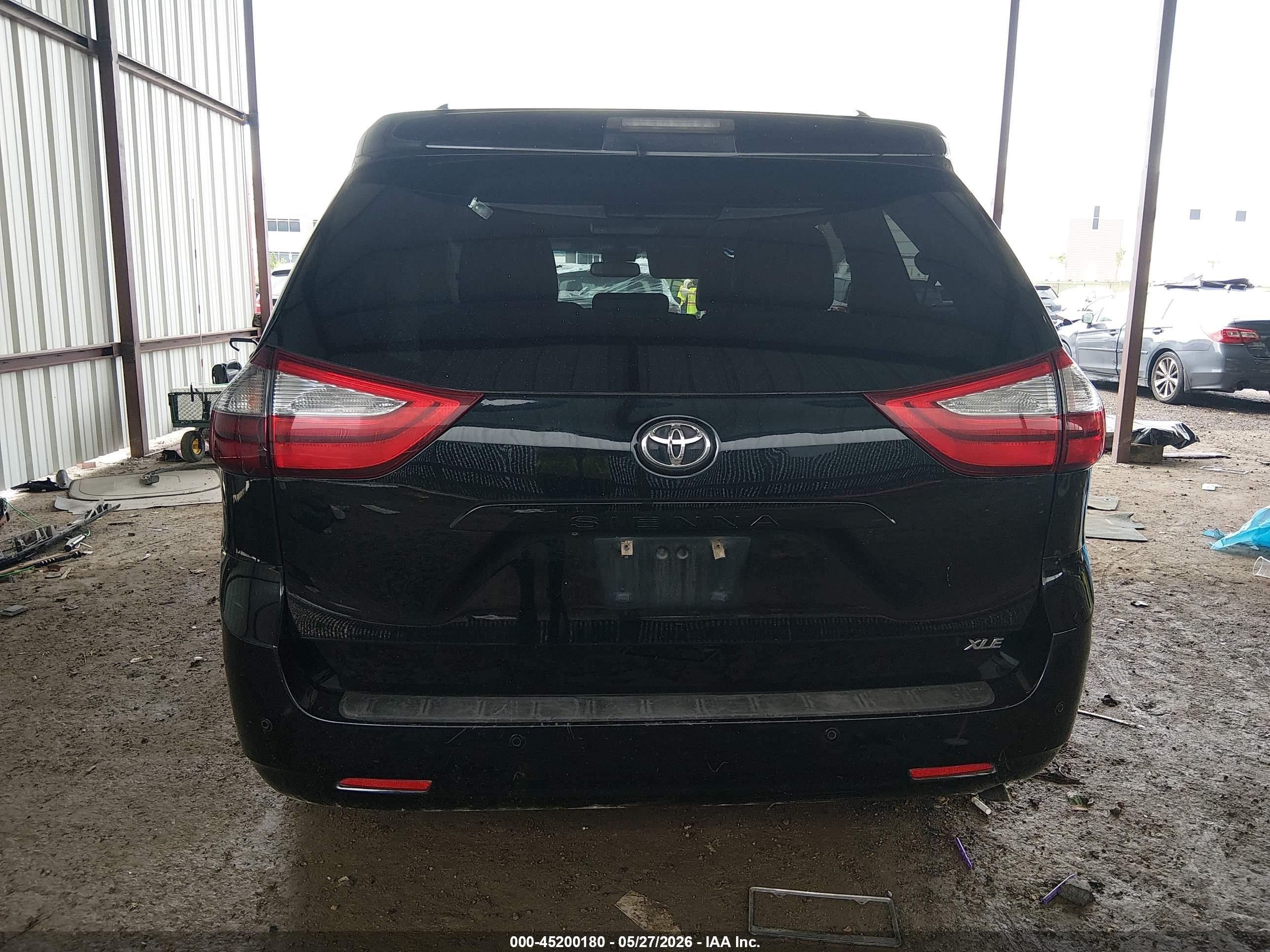 2015 Toyota Sienna Xle 8 Passenger Black vin: 5TDYK3DC3FS608815