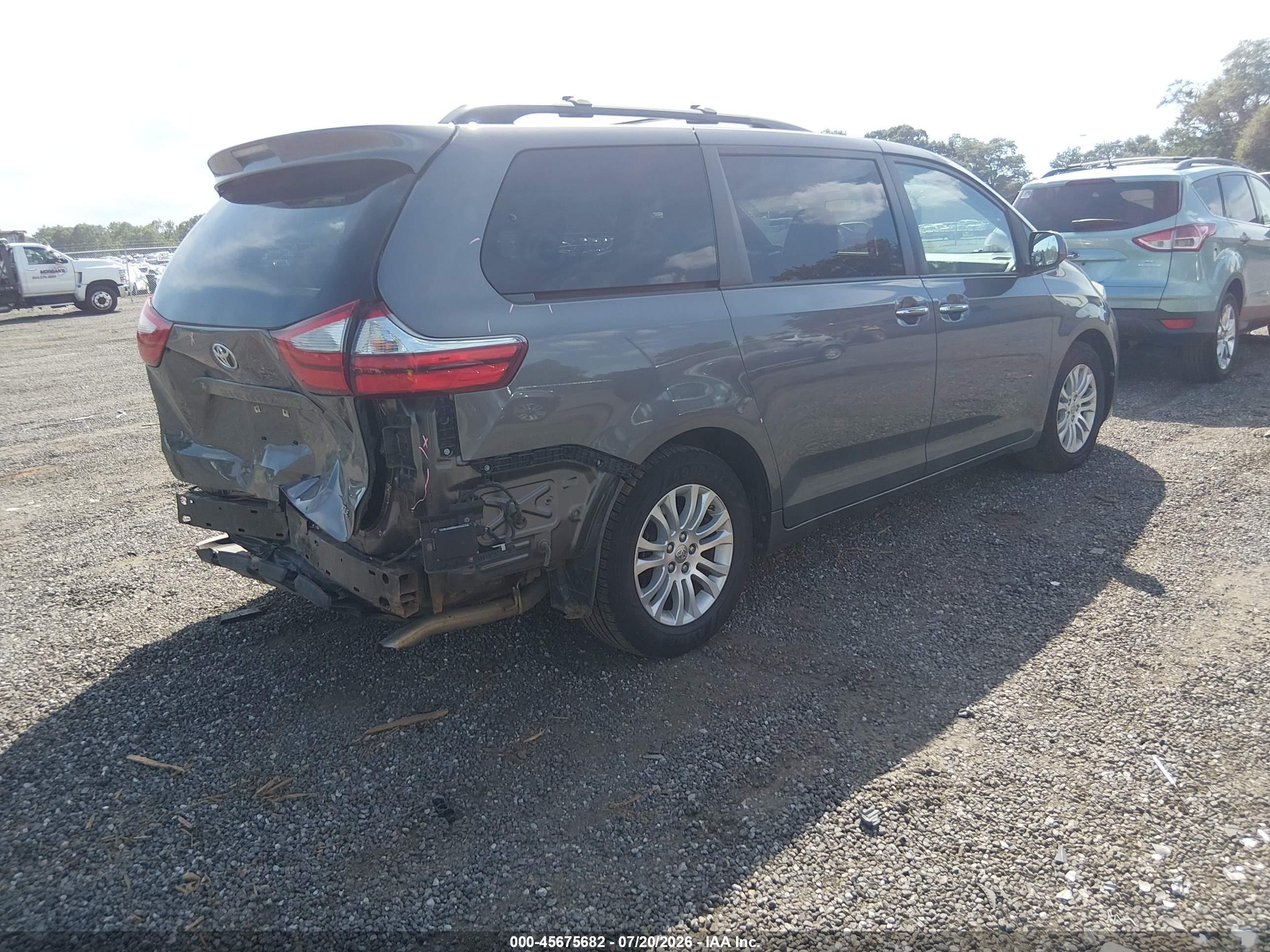 2015 Toyota Sienna Xle Premium 8 Passenger Gray vin: 5TDYK3DC3FS638932
