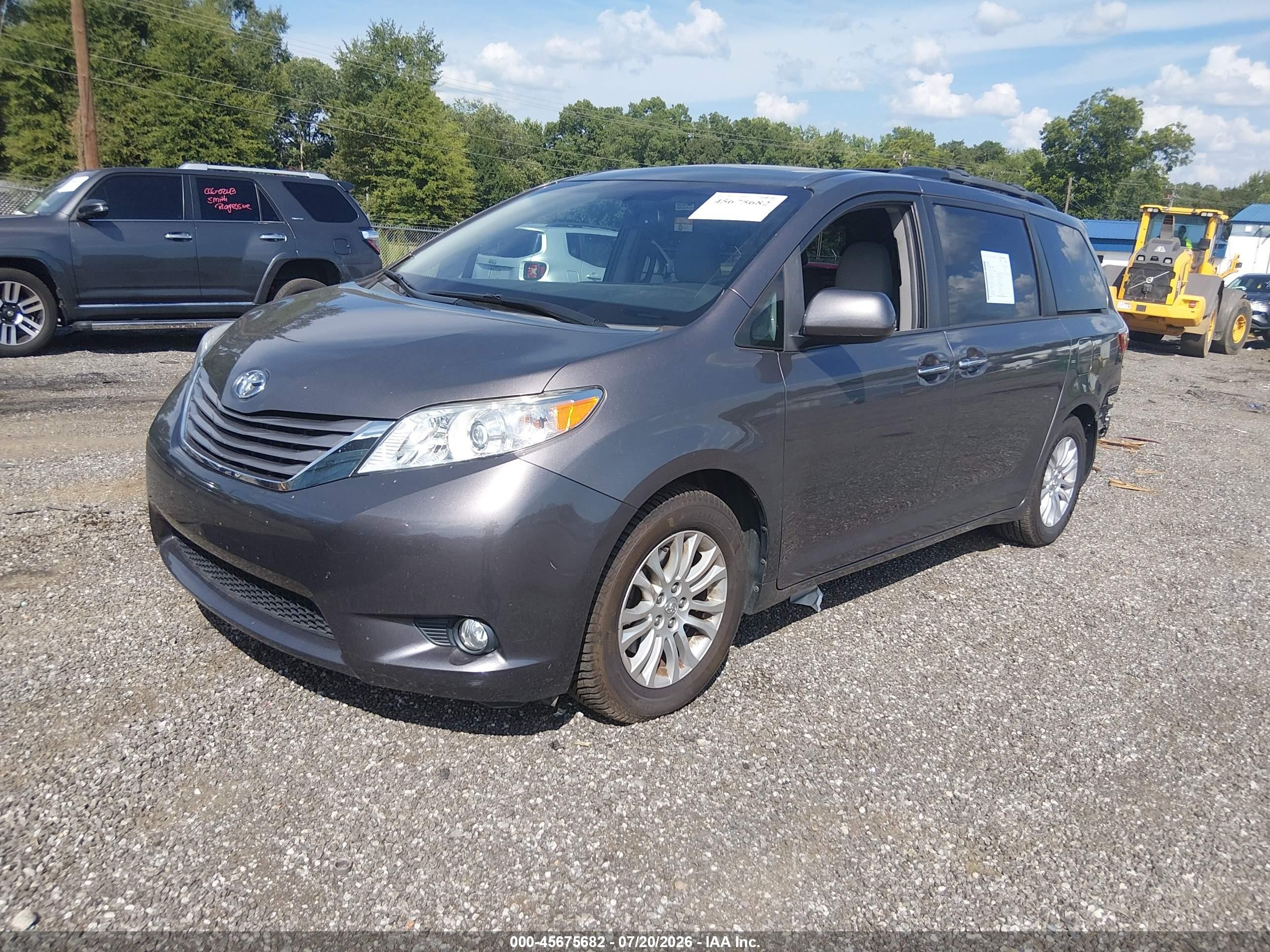2015 Toyota Sienna Xle Premium 8 Passenger Gray vin: 5TDYK3DC3FS638932