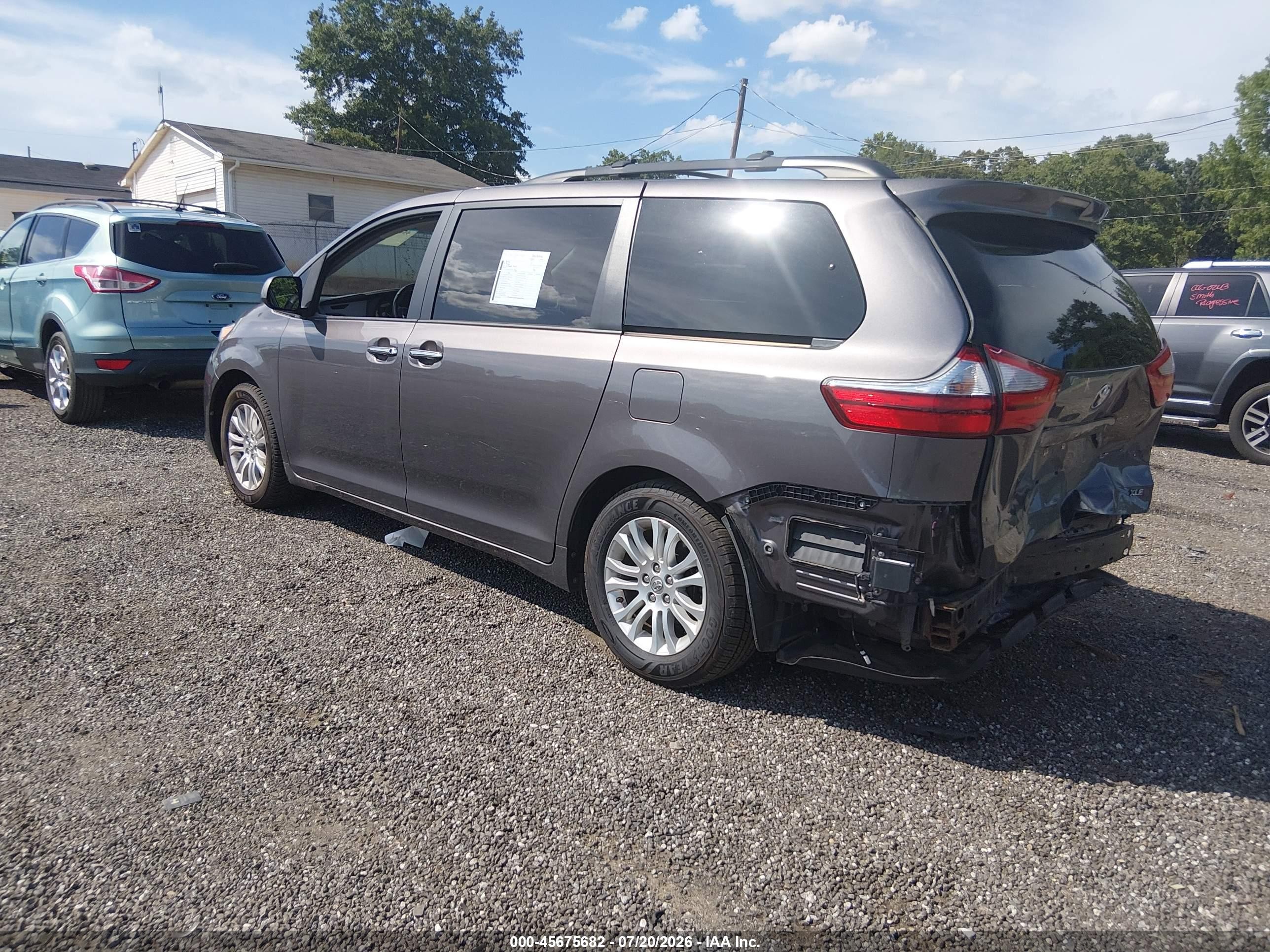 2015 Toyota Sienna Xle Premium 8 Passenger Gray vin: 5TDYK3DC3FS638932