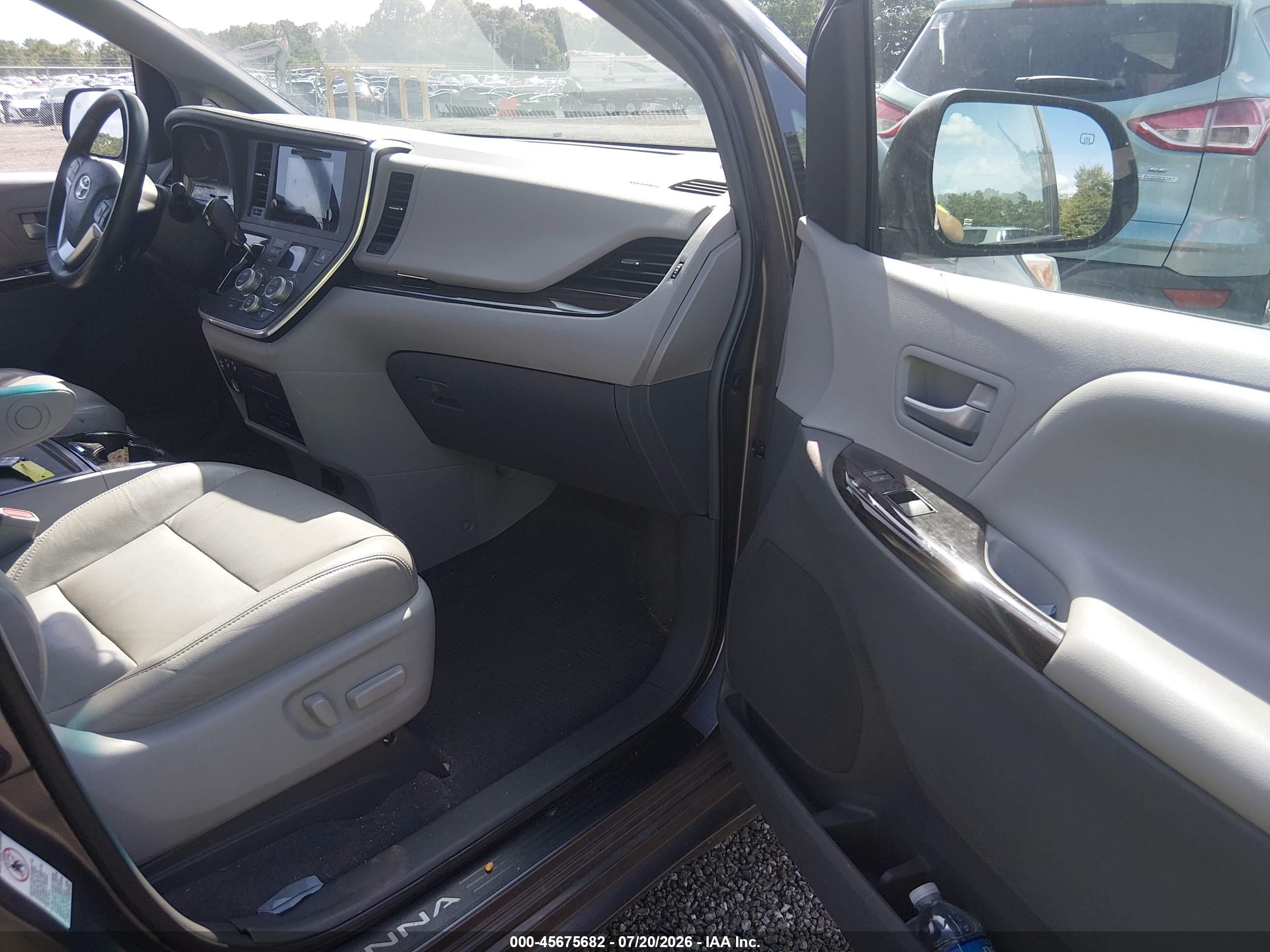 2015 Toyota Sienna Xle Premium 8 Passenger Gray vin: 5TDYK3DC3FS638932