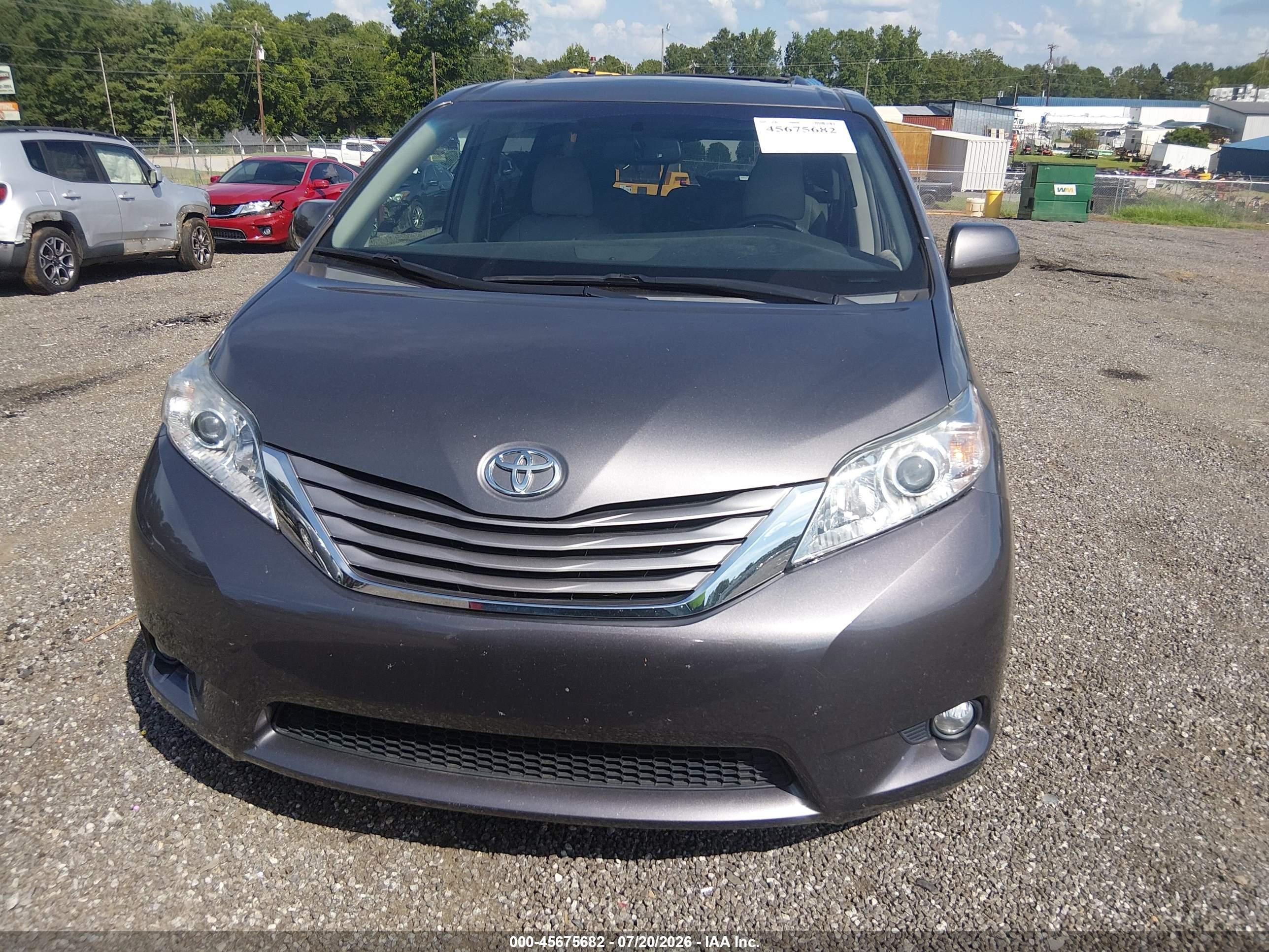 2015 Toyota Sienna Xle Premium 8 Passenger Gray vin: 5TDYK3DC3FS638932