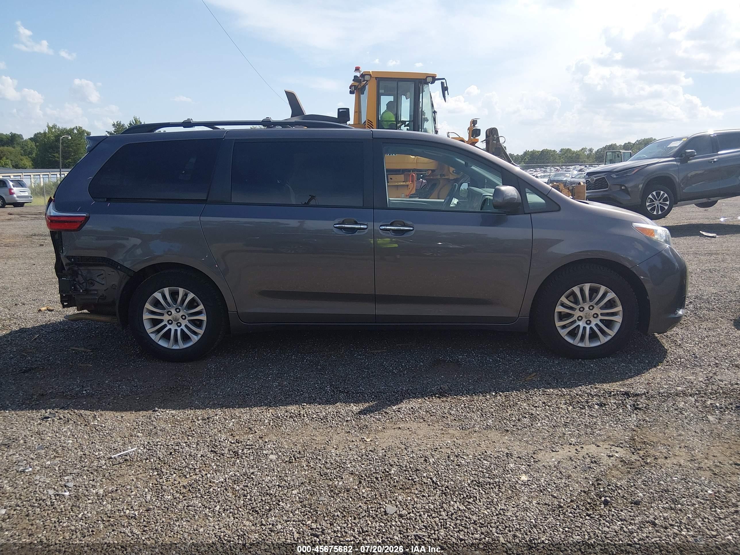 2015 Toyota Sienna Xle Premium 8 Passenger Gray vin: 5TDYK3DC3FS638932