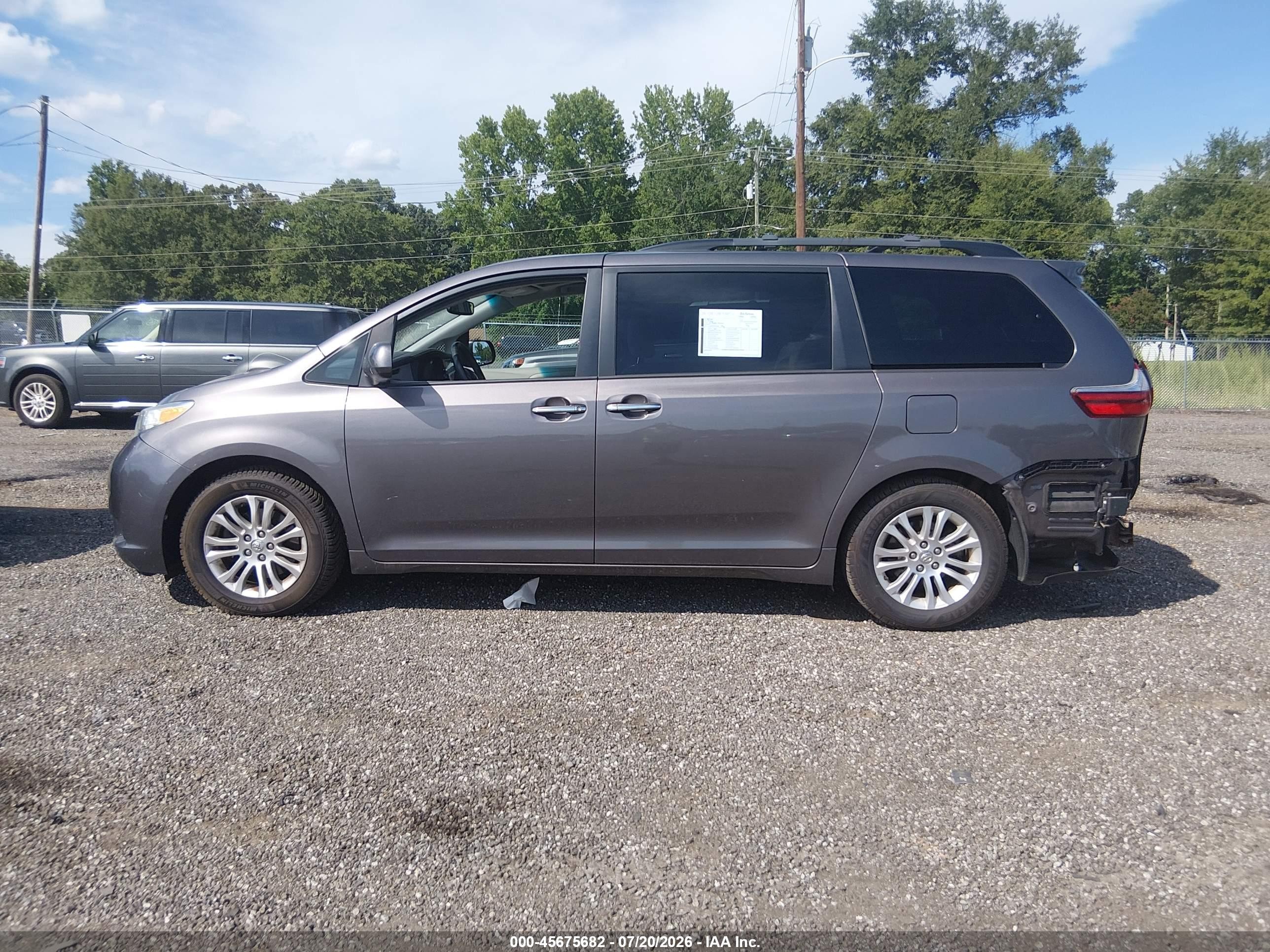 2015 Toyota Sienna Xle Premium 8 Passenger Gray vin: 5TDYK3DC3FS638932