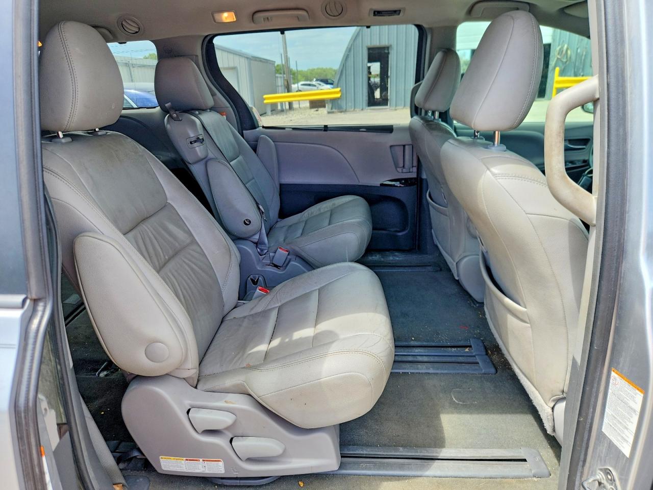 2015 Toyota Sienna Xle Premium 8-passenger Silver vin: 5TDYK3DC3FS661580