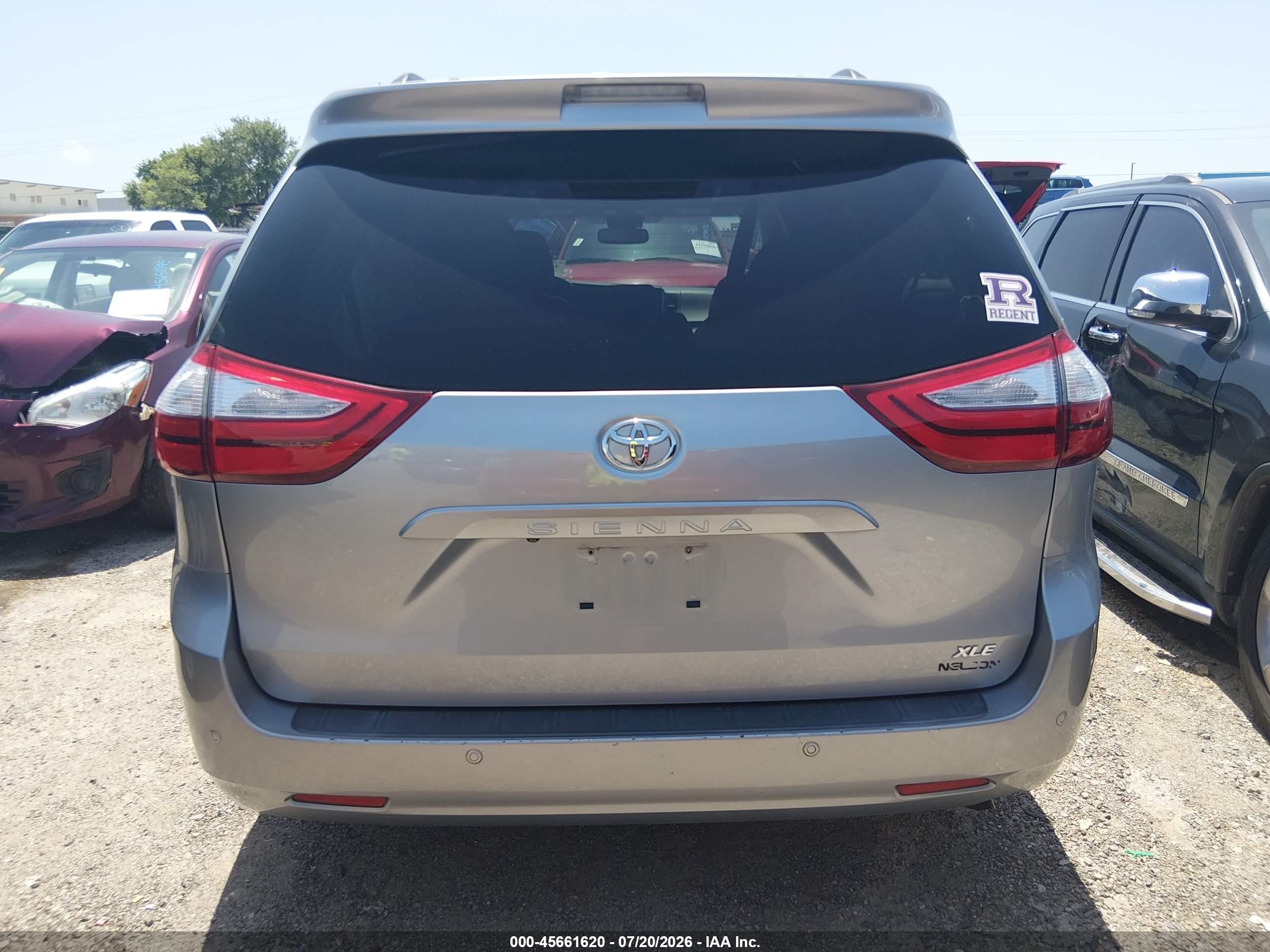 2015 Toyota Sienna Xle 8 Passenger Silver vin: 5TDYK3DC3FS664124