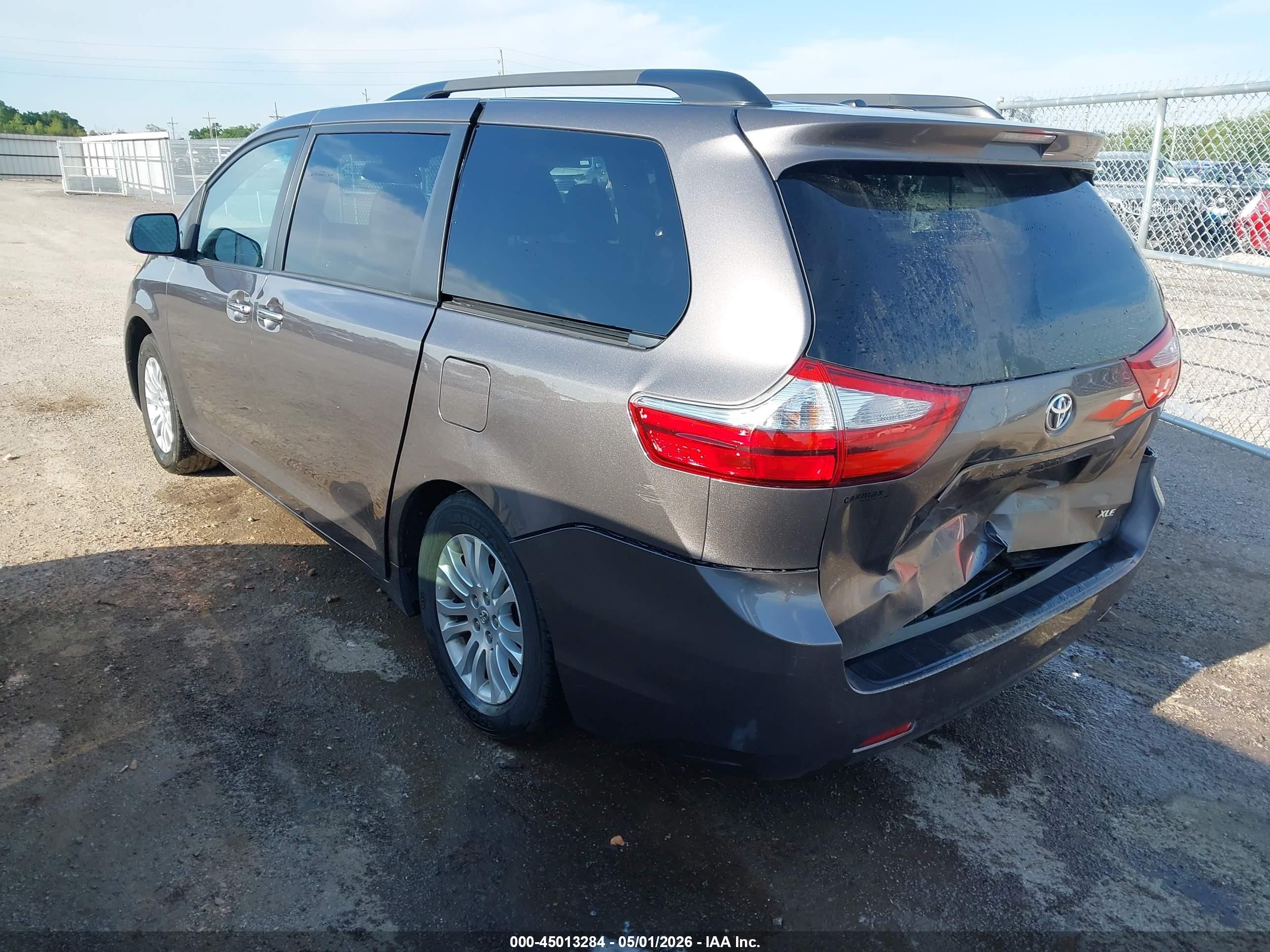 2015 Toyota Sienna Xle 8 Passenger Gray vin: 5TDYK3DC3FS679027