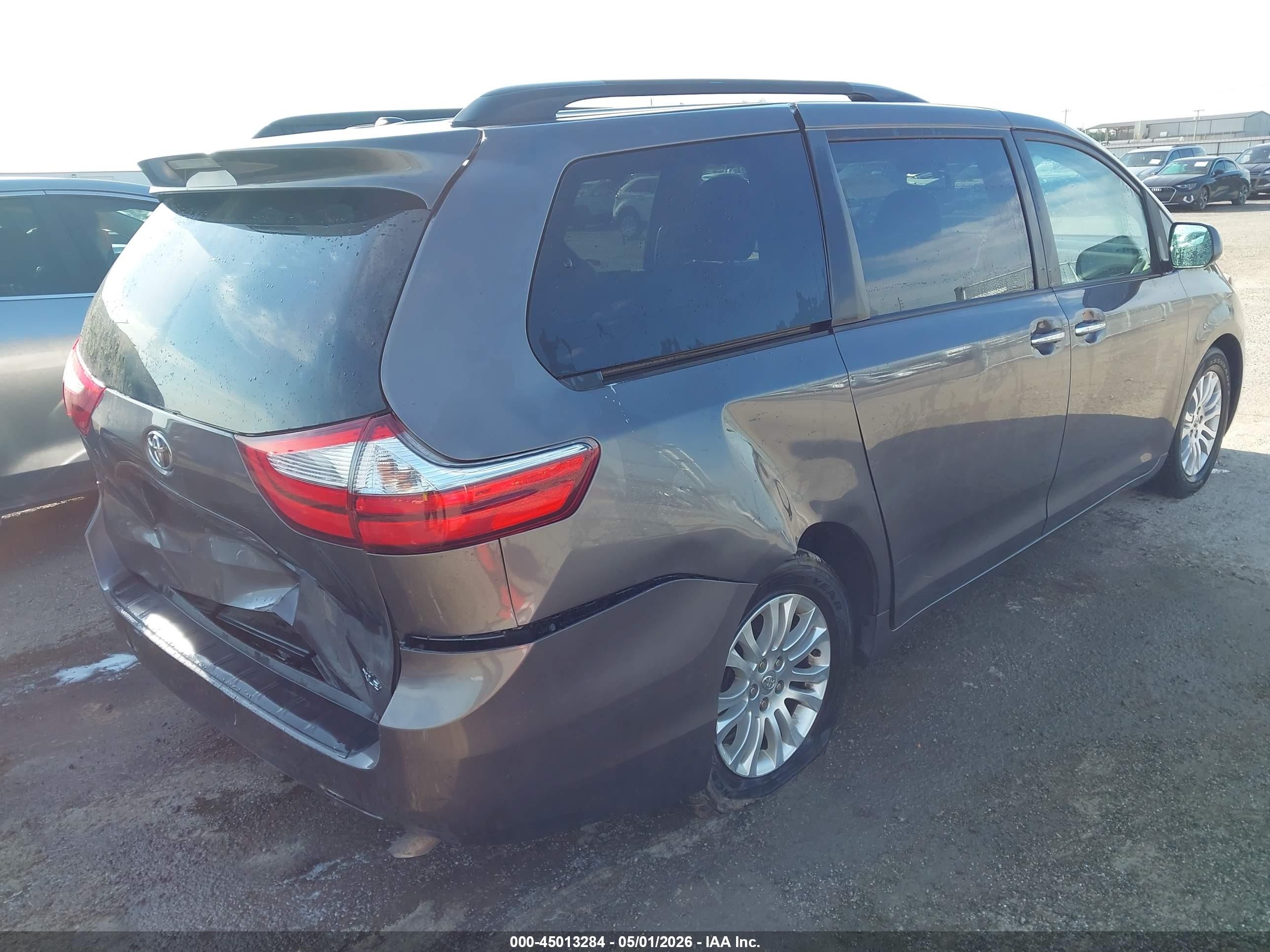 2015 Toyota Sienna Xle 8 Passenger Gray vin: 5TDYK3DC3FS679027