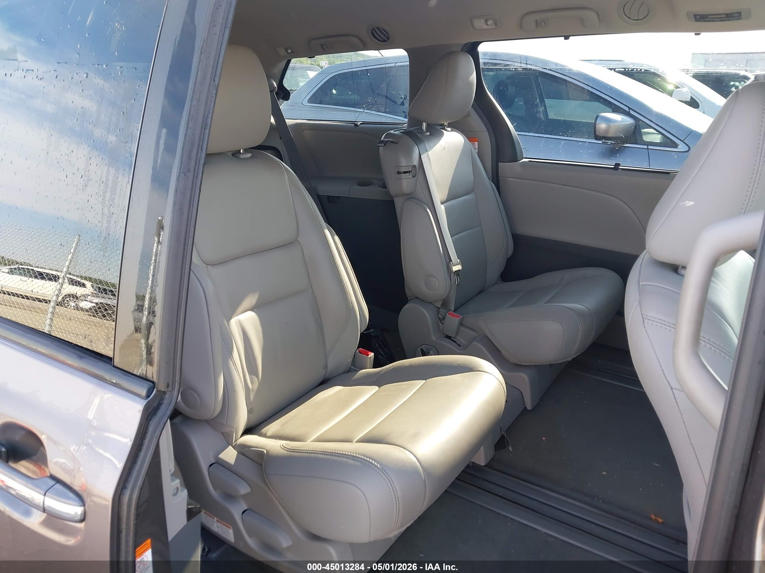 2015 Toyota Sienna Xle 8 Passenger Gray vin: 5TDYK3DC3FS679027