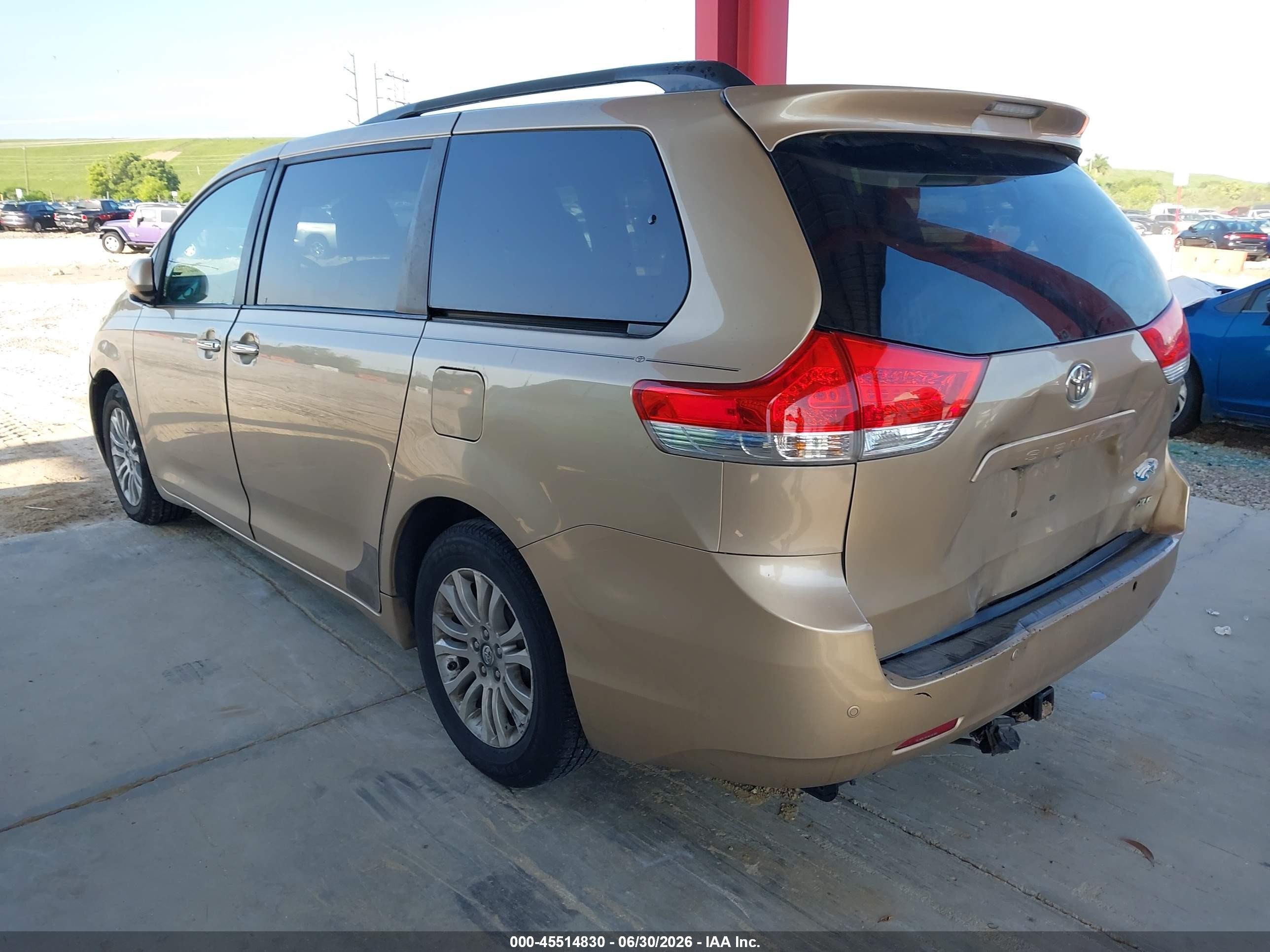 2011 Toyota Sienna Xle V6 Желто-коричневый vin: 5TDYK3DC4BS019685