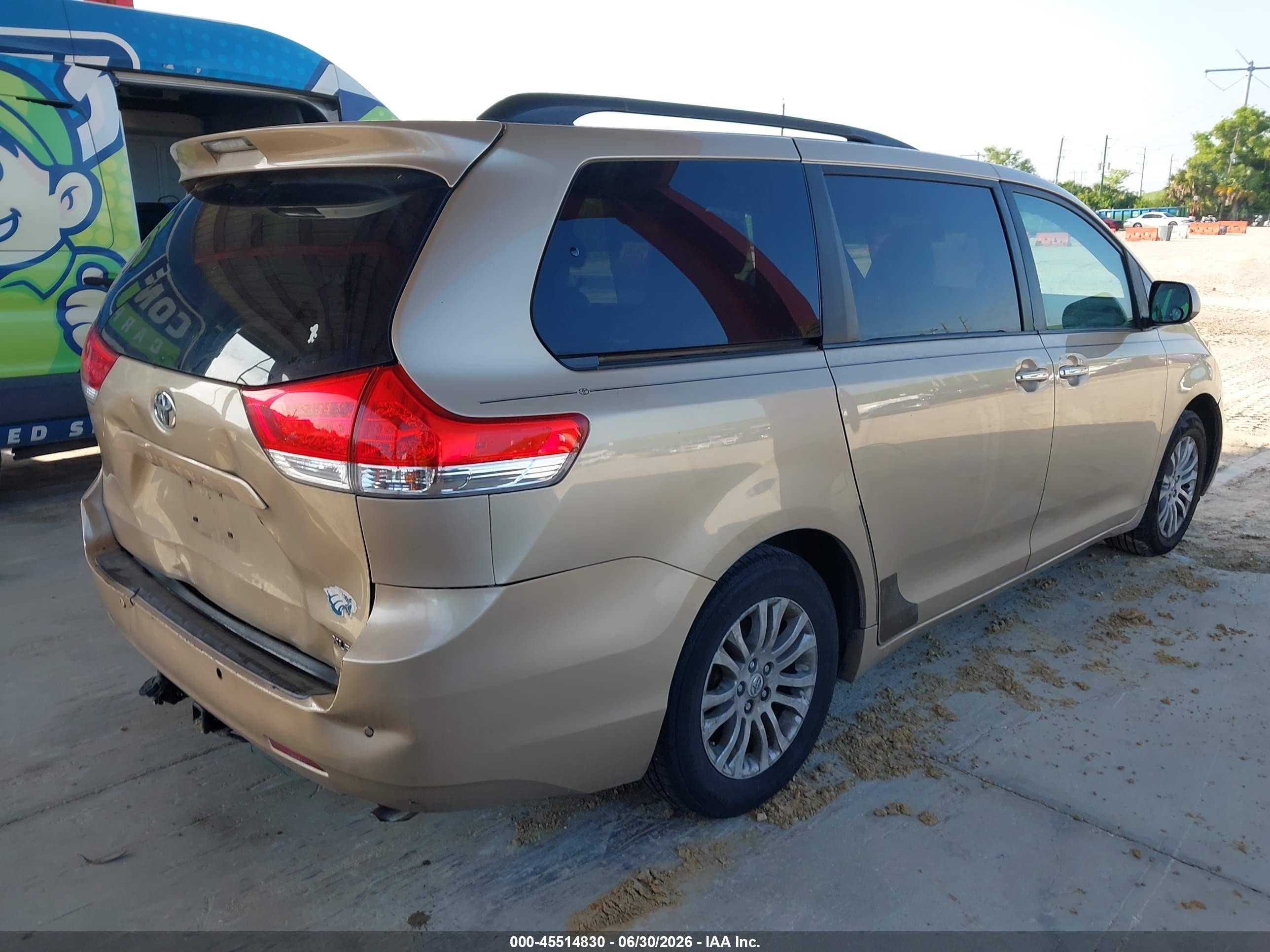 2011 Toyota Sienna Xle V6 Желто-коричневый vin: 5TDYK3DC4BS019685