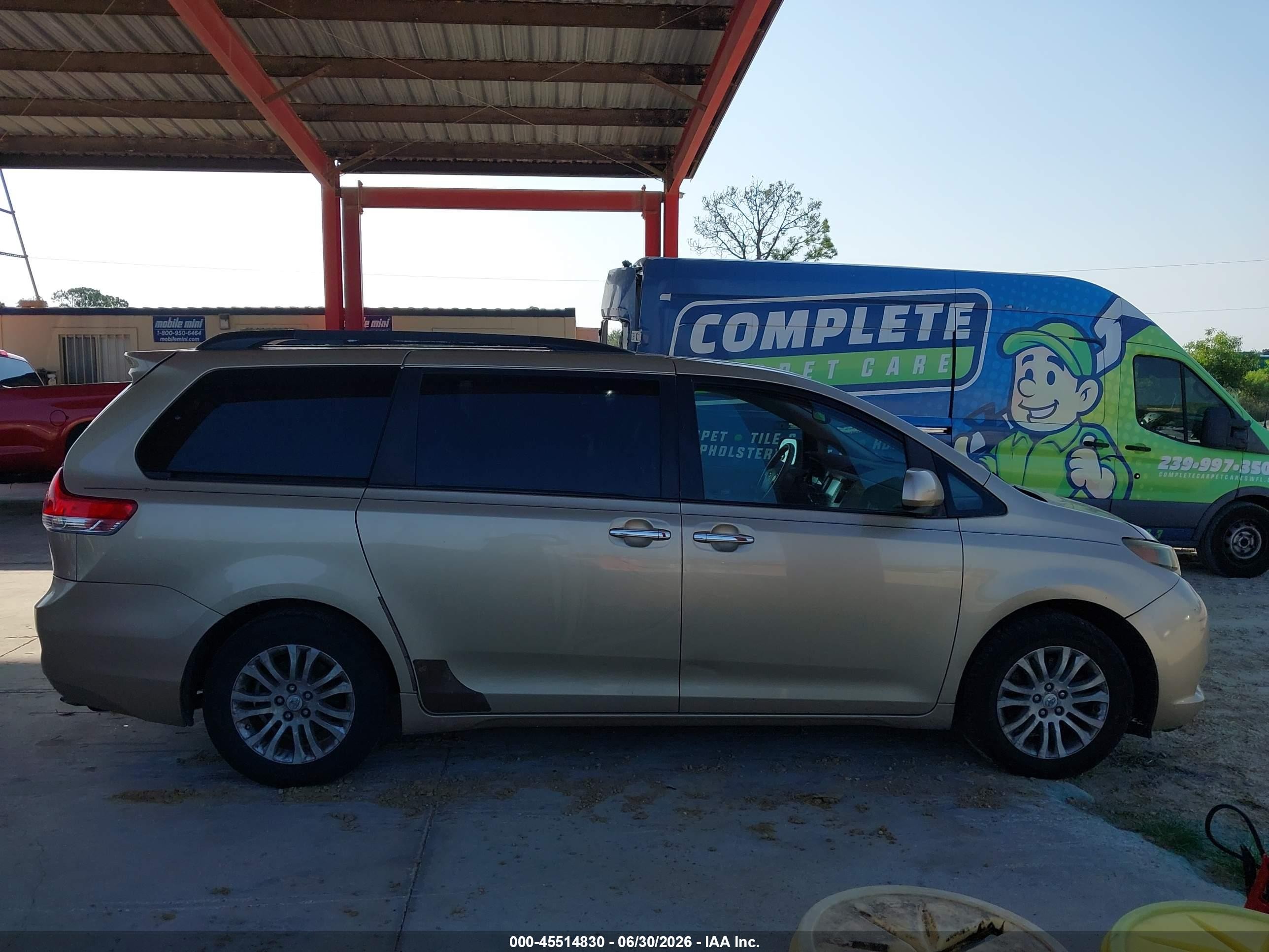 2011 Toyota Sienna Xle V6 Желто-коричневый vin: 5TDYK3DC4BS019685