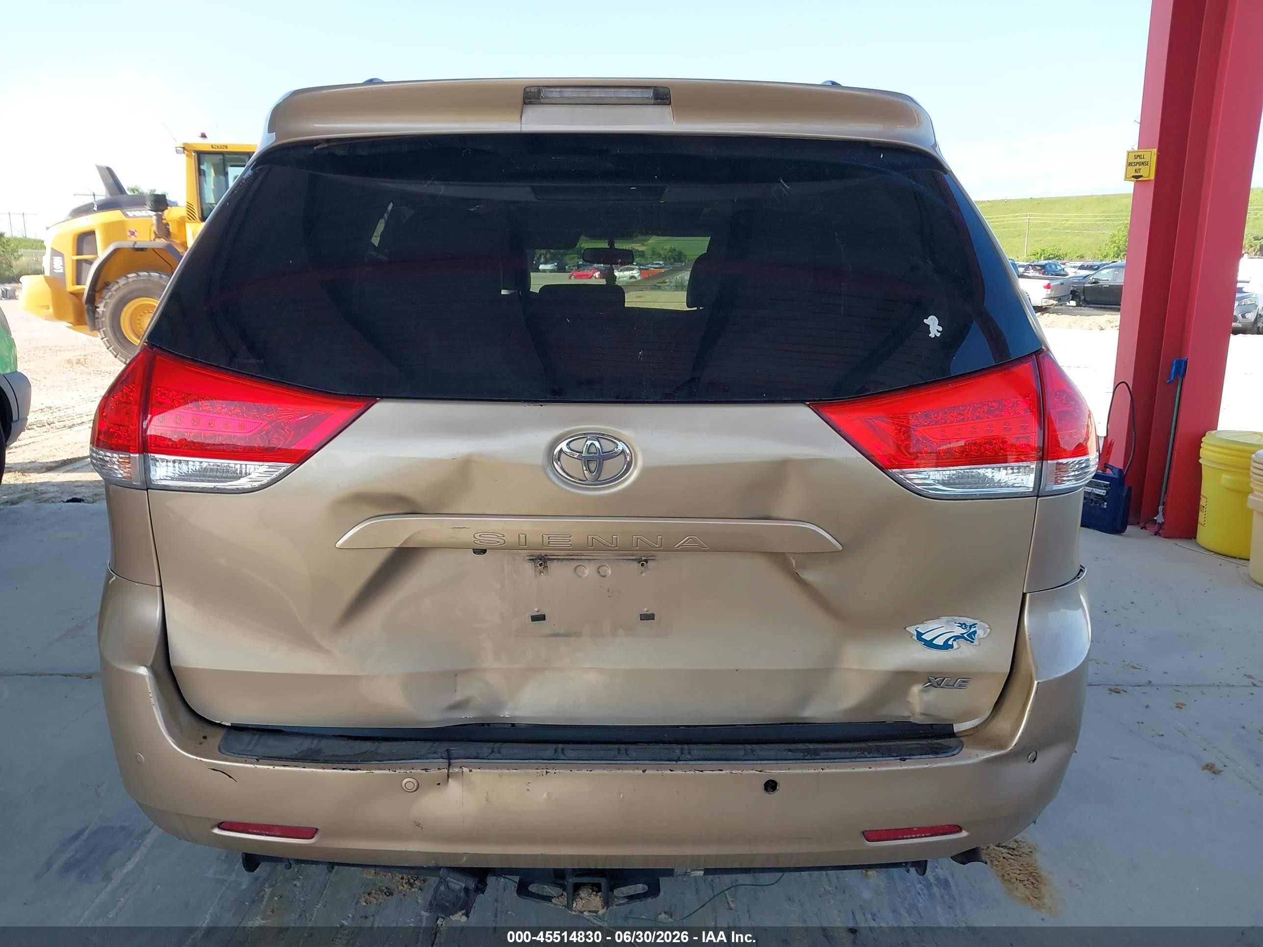 2011 Toyota Sienna Xle V6 Желто-коричневый vin: 5TDYK3DC4BS019685