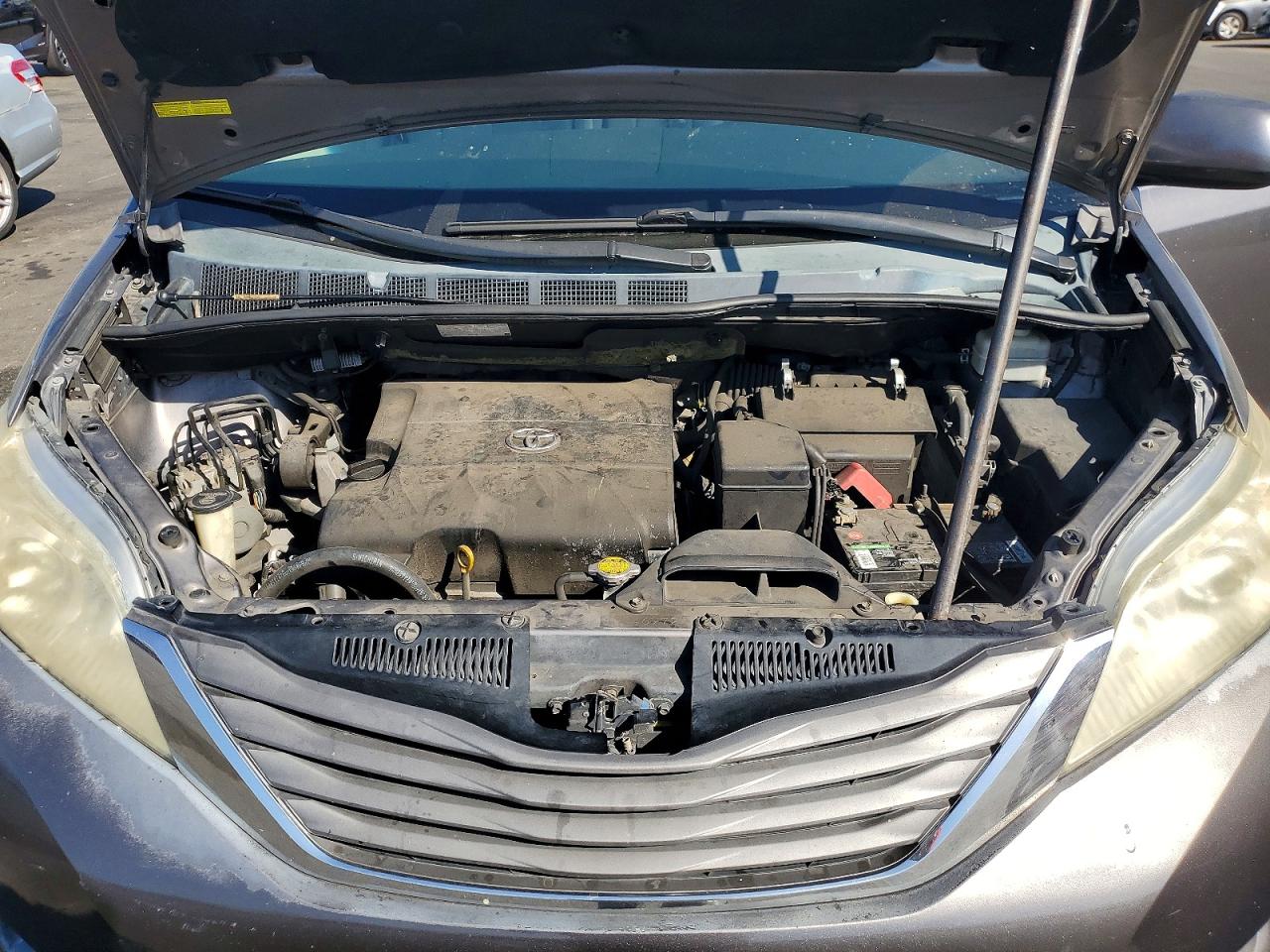 2011 Toyota Sienna Xle 8-passenger Charcoal vin: 5TDYK3DC4BS049320
