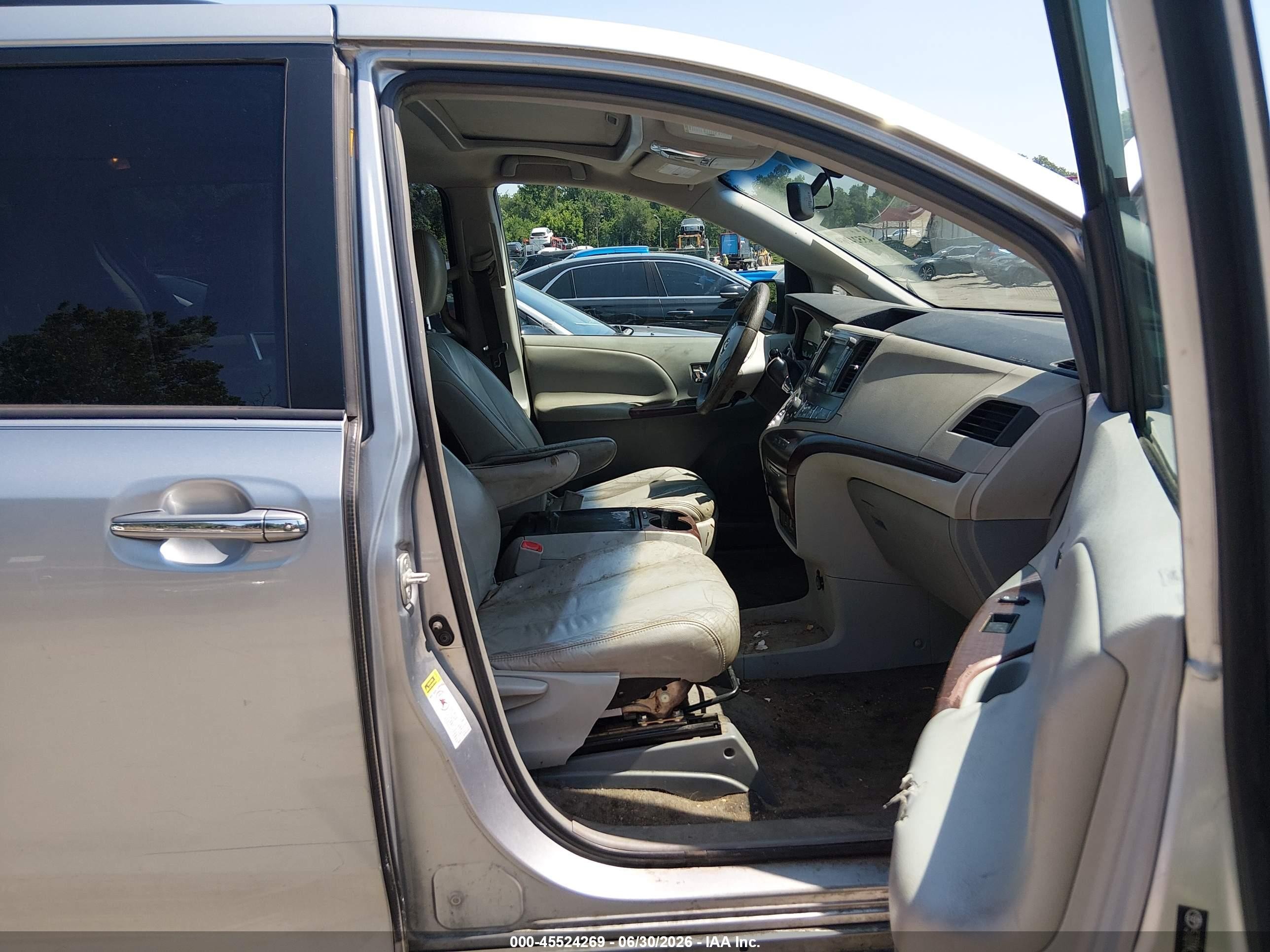 2011 Toyota Sienna Xle V6 Gray vin: 5TDYK3DC4BS055358