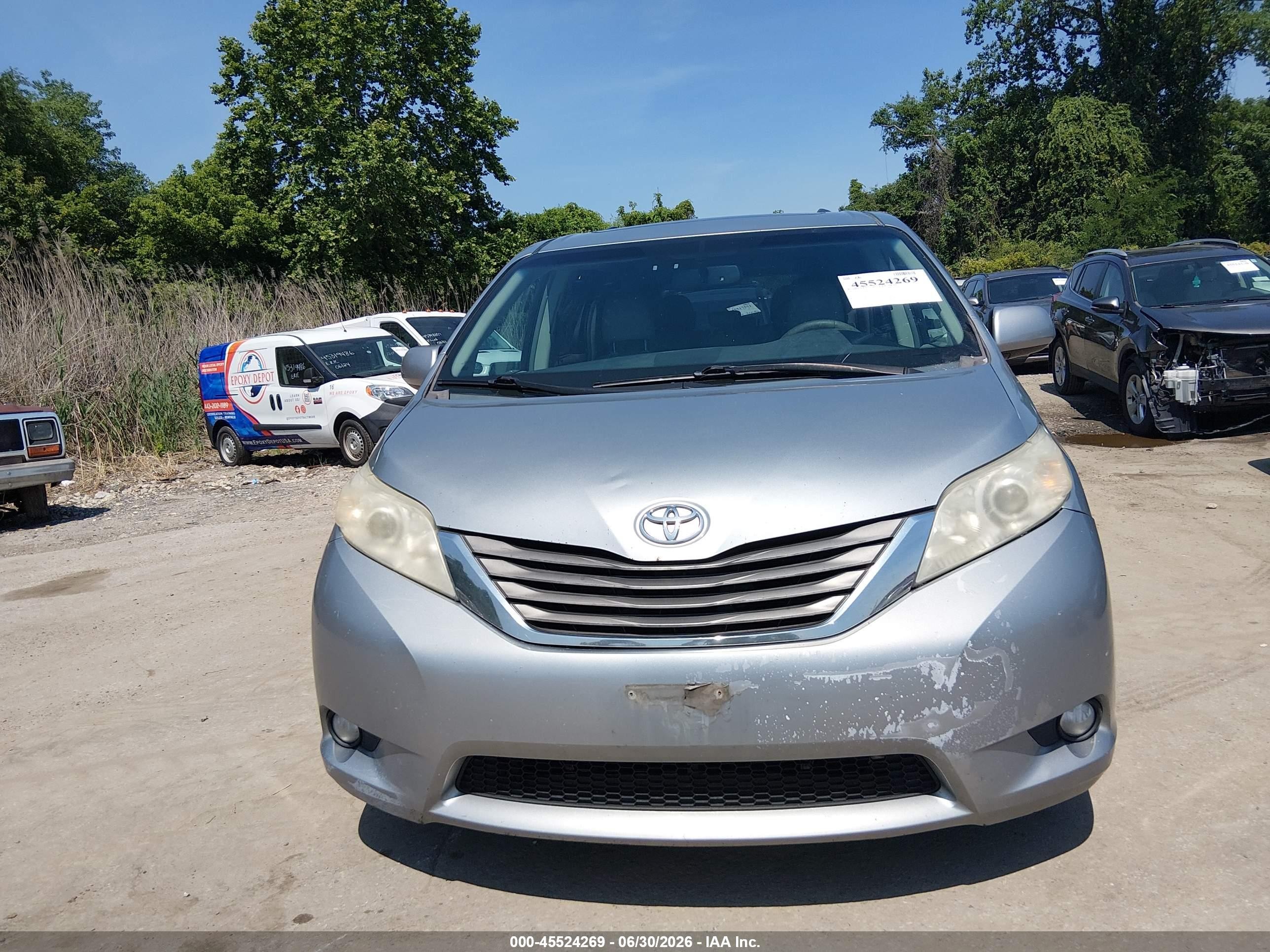 2011 Toyota Sienna Xle V6 Gray vin: 5TDYK3DC4BS055358