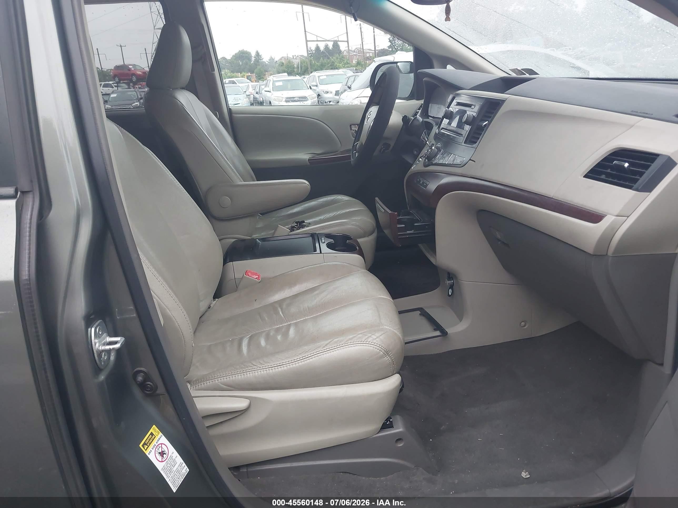 2011 Toyota Sienna Xle V6 Green vin: 5TDYK3DC4BS058275